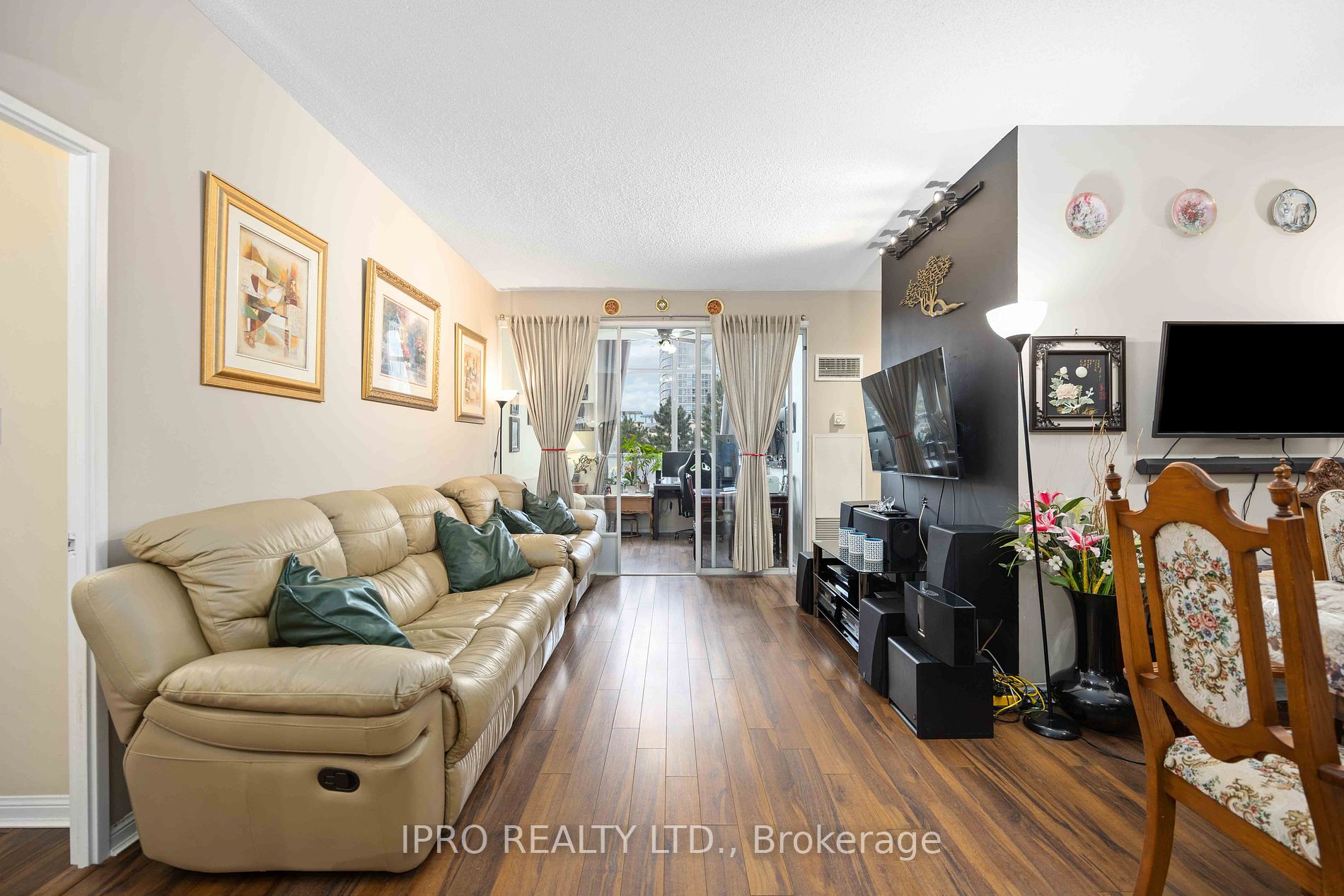 88 Corporate Dr 12 Property Photo 5