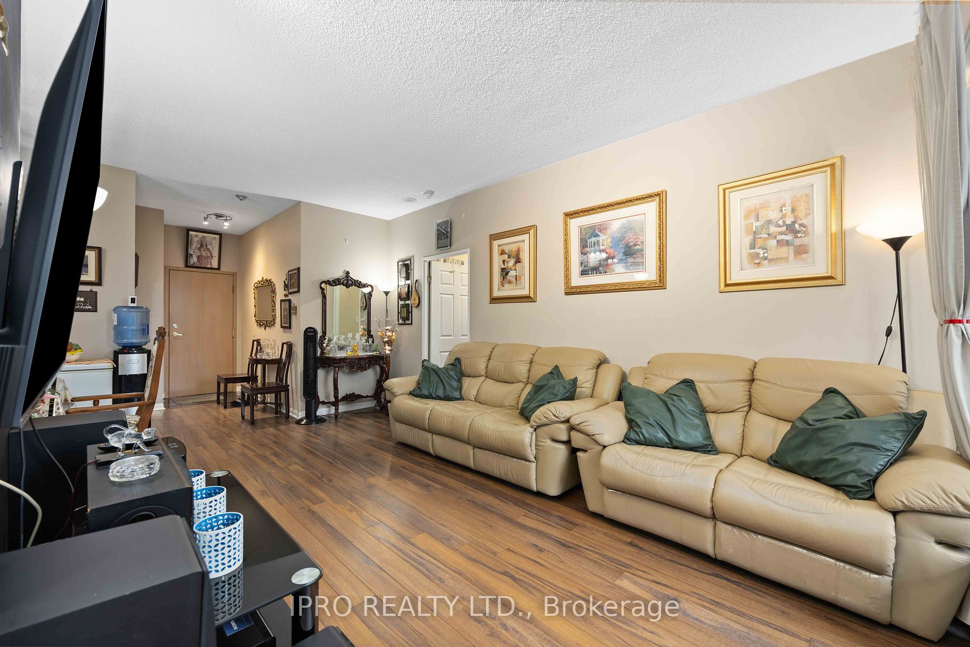 88 Corporate Dr 12 Property Photo 8