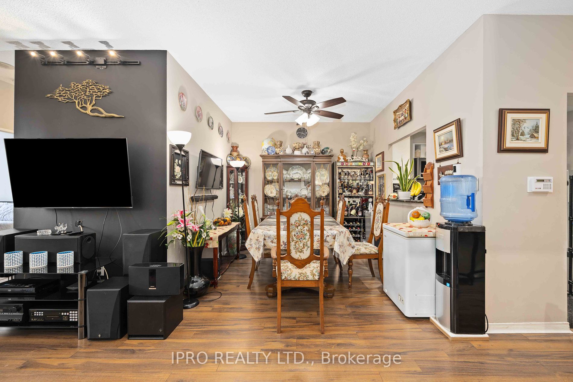 88 Corporate Dr 12 Property Photo 10