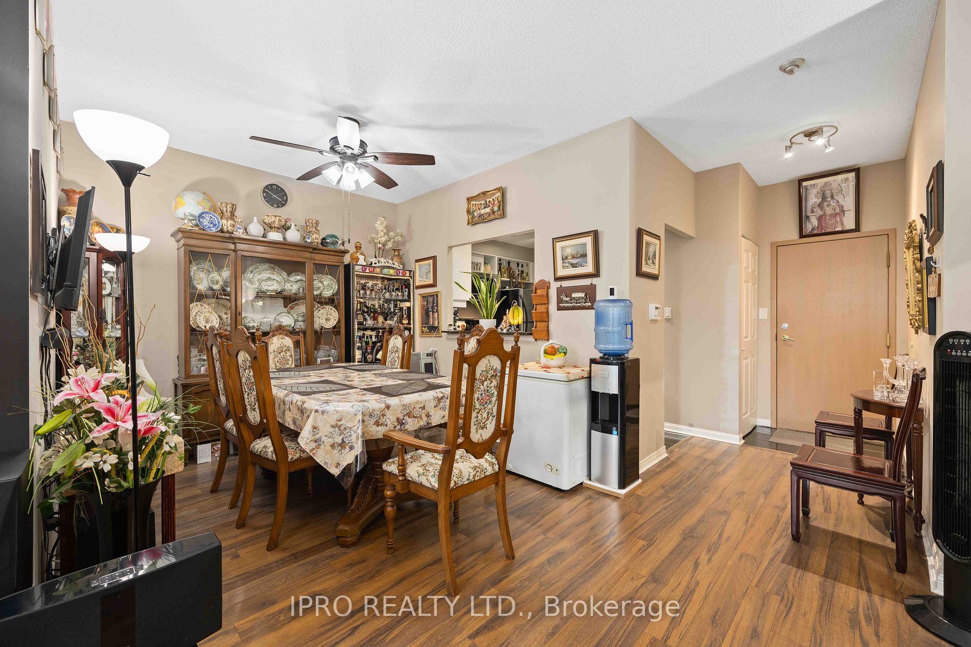 88 Corporate Dr 12 Property Photo 11