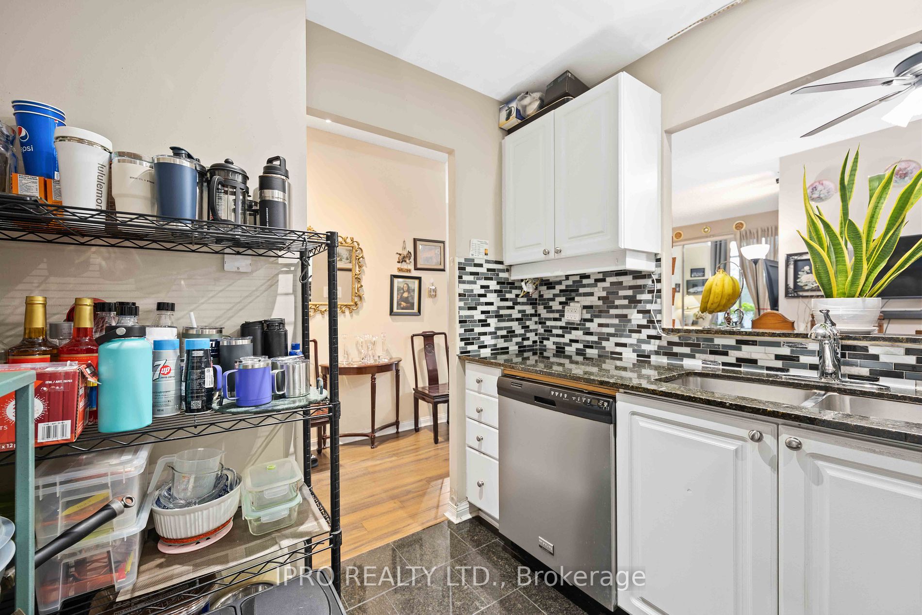 88 Corporate Dr 12 Property Photo 13