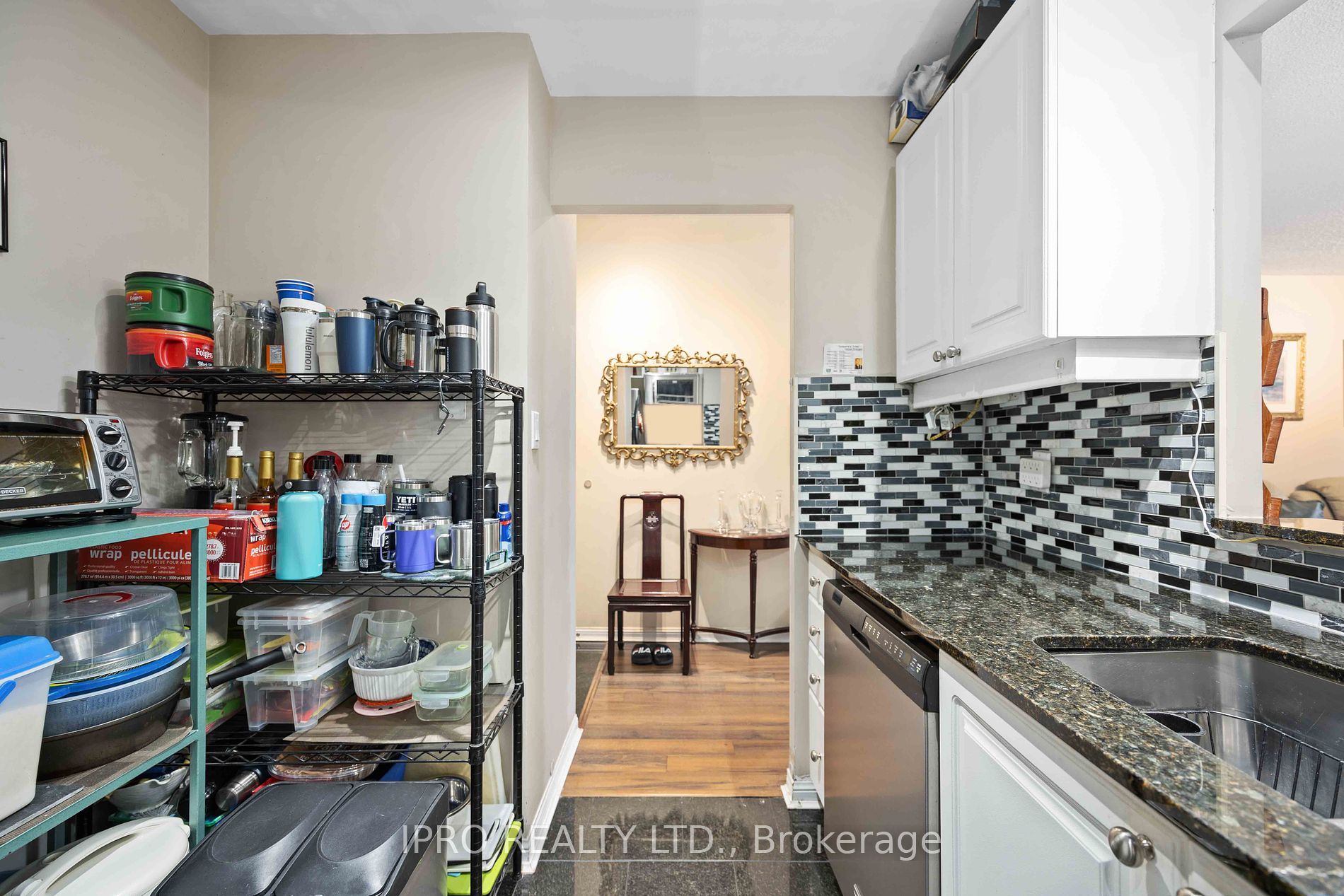 88 Corporate Dr 12 Property Photo 14