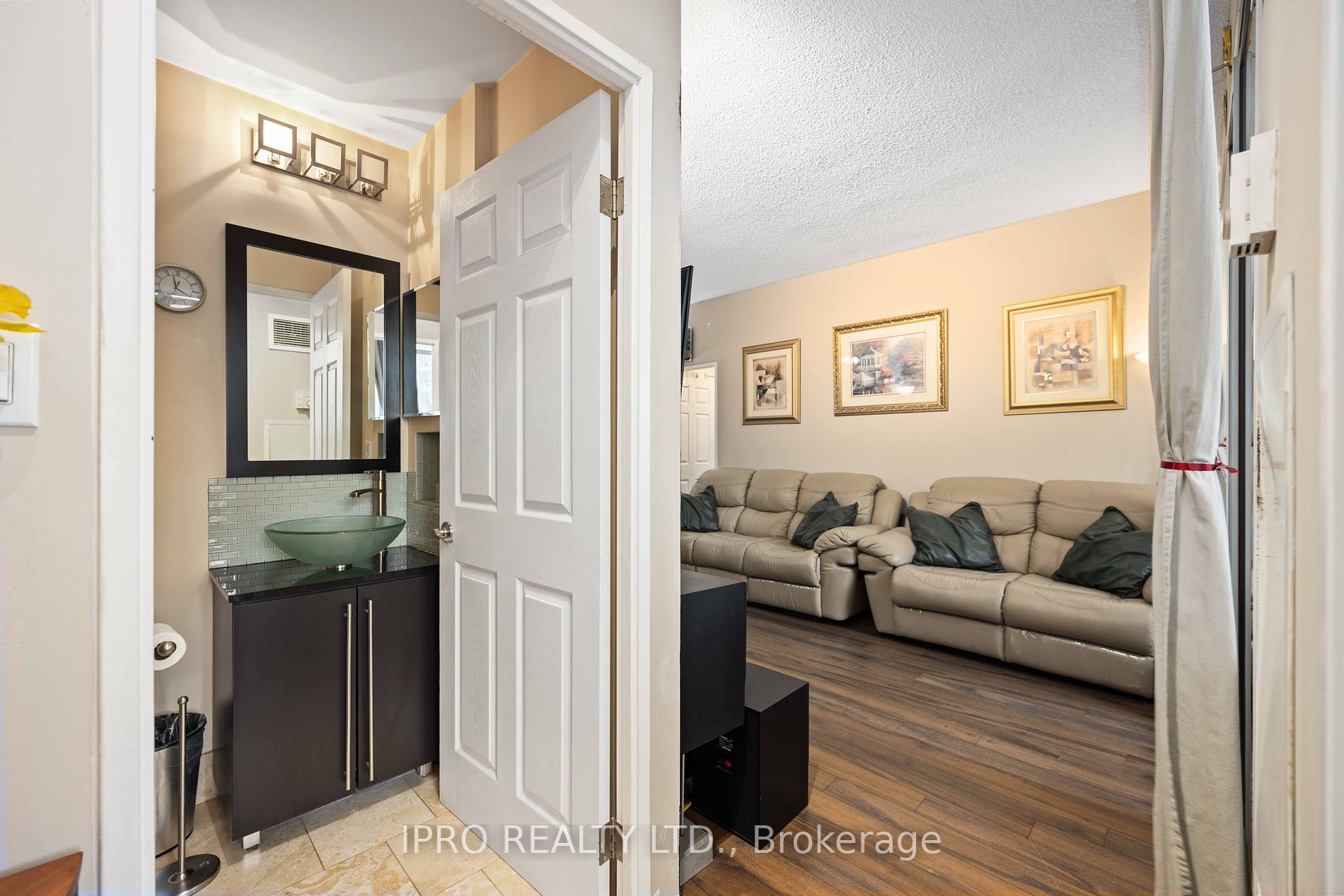 88 Corporate Dr 12 Property Photo 17
