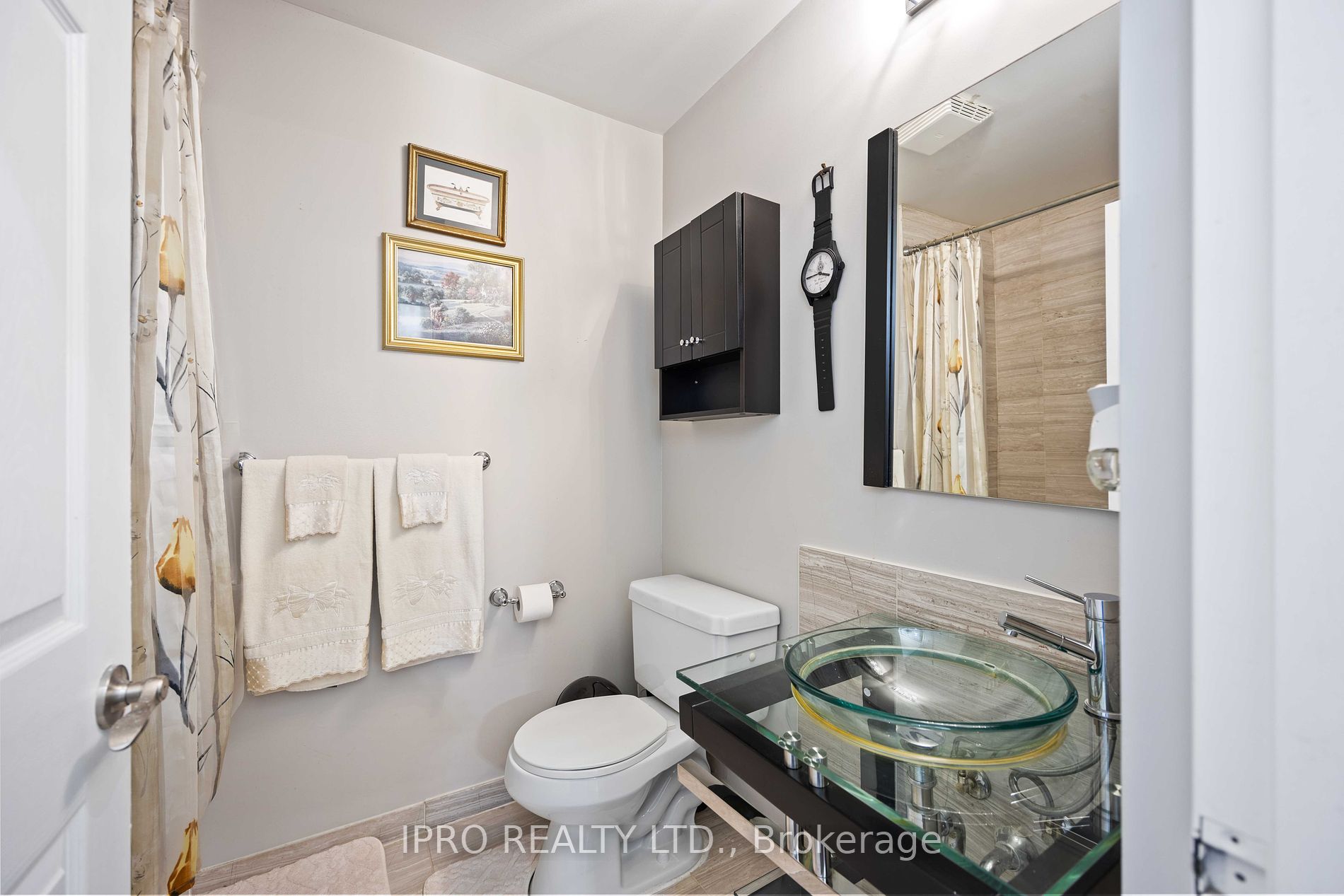 88 Corporate Dr 12 Property Photo 18