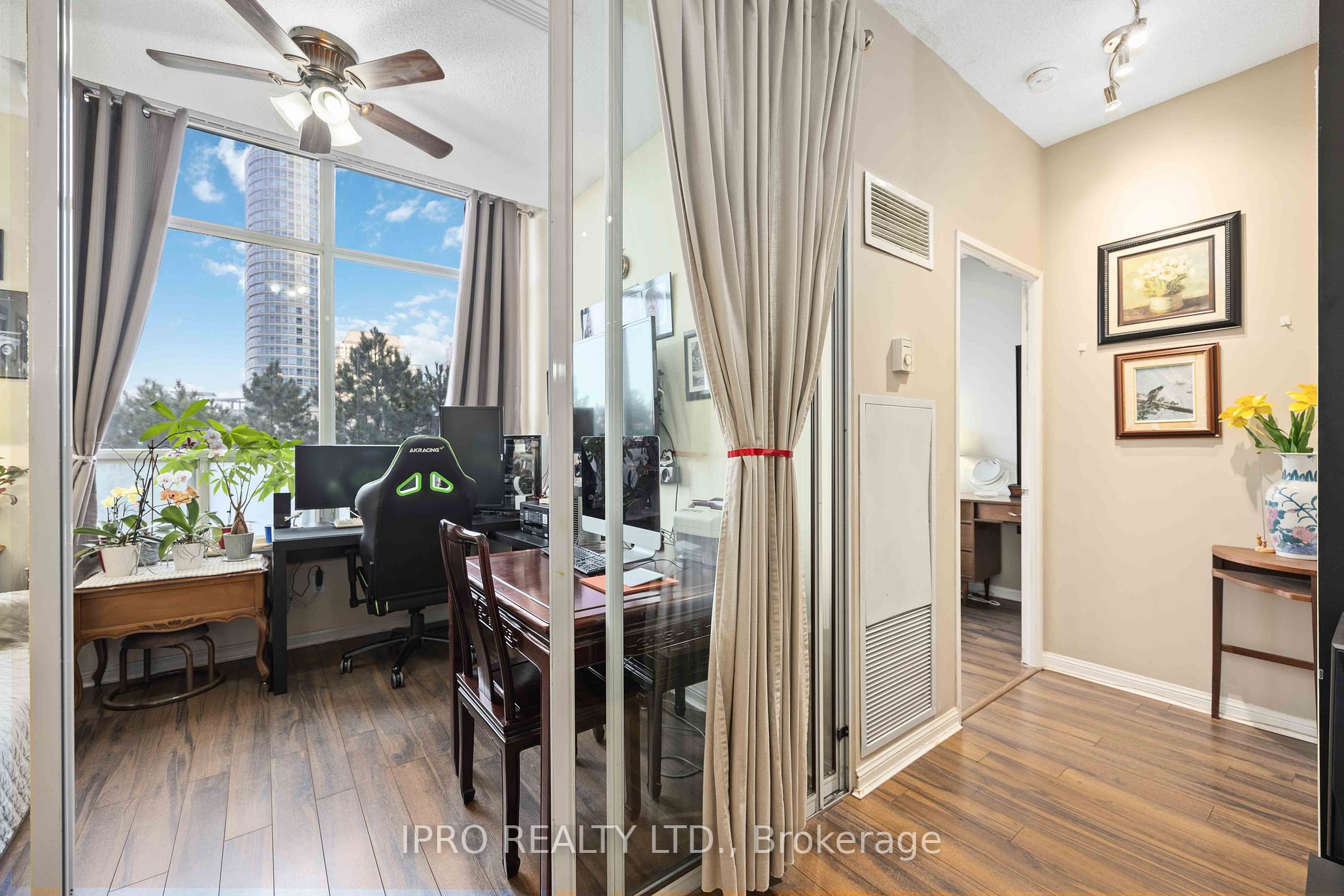 88 Corporate Dr 12 Property Photo 21