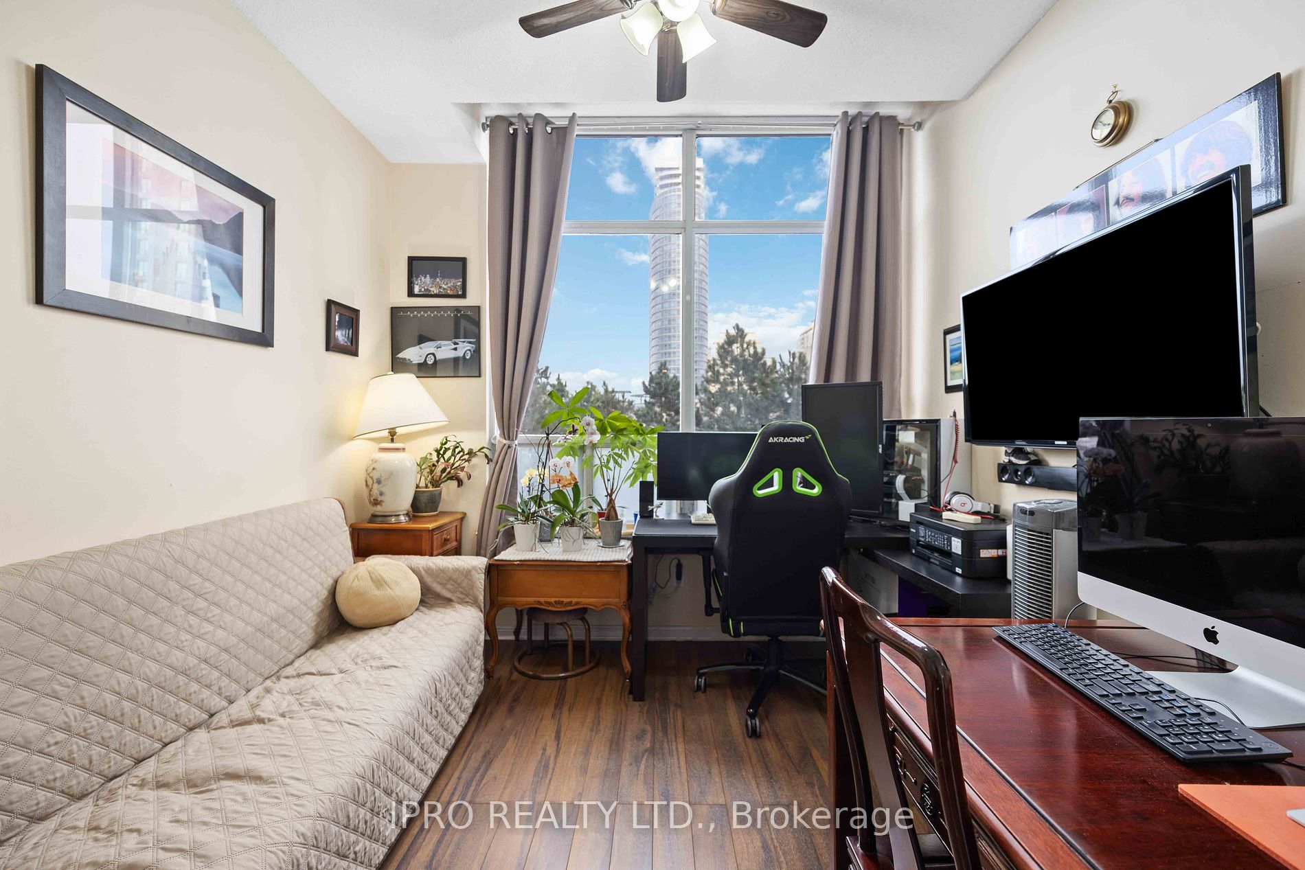 88 Corporate Dr 12 Property Photo 23