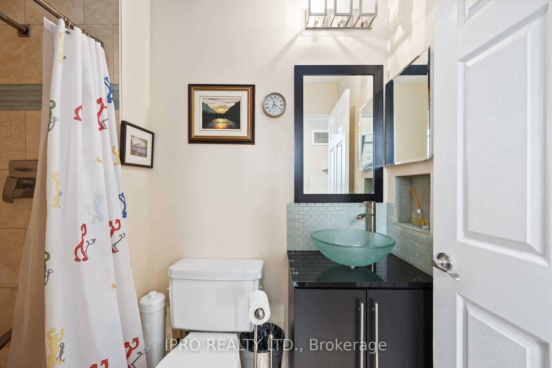 88 Corporate Dr 12 Property Photo 24