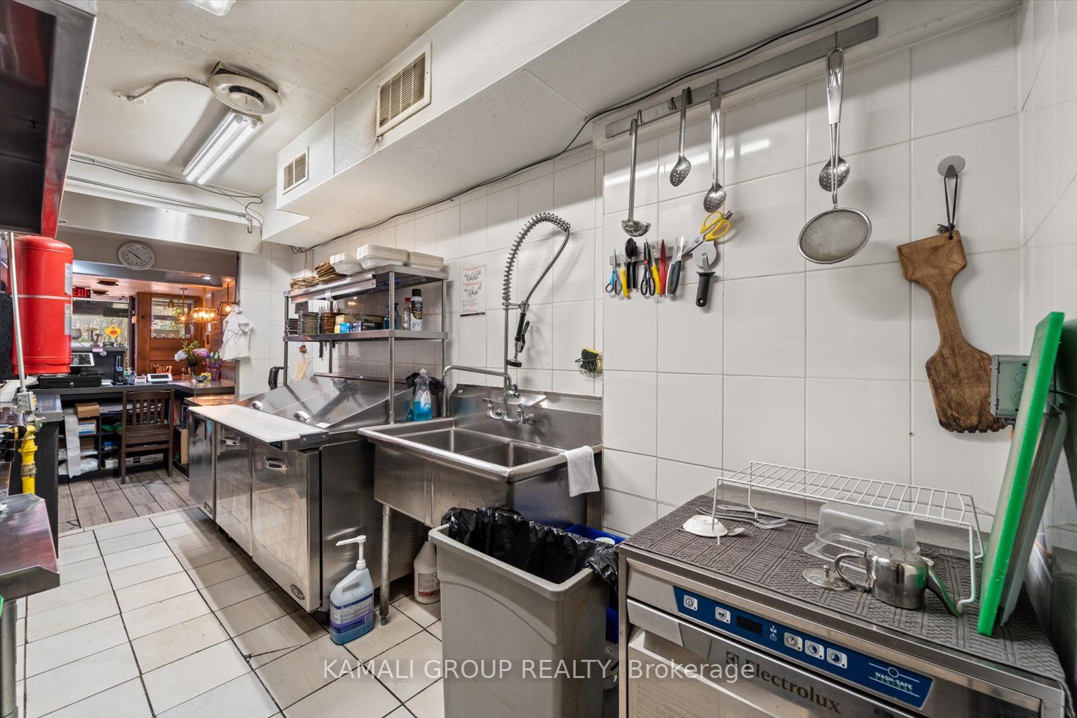 341 Danforth Ave Property Photo 16