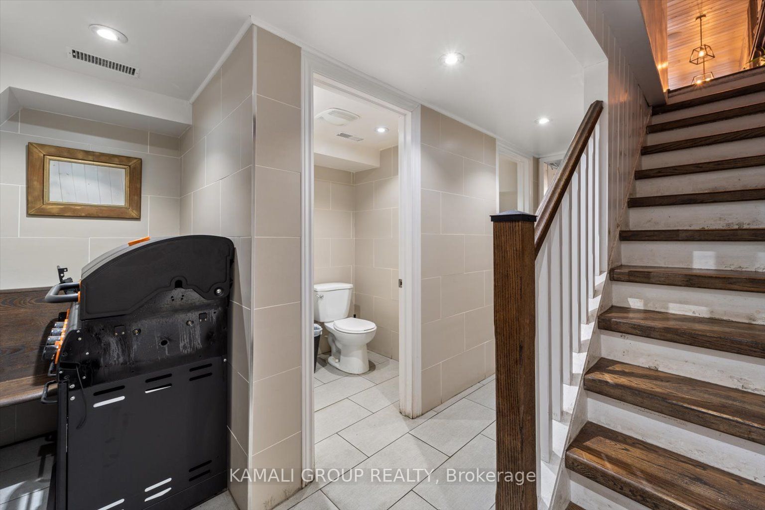 341 Danforth Ave Property Photo 21