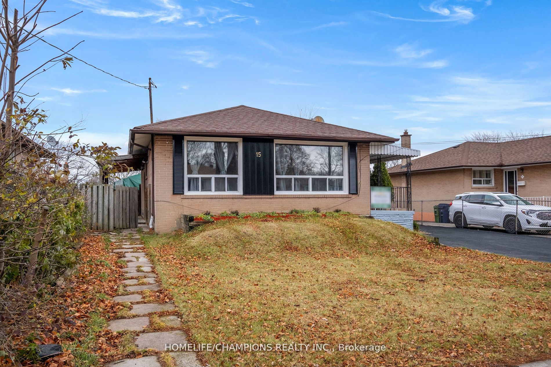 15 Stonehenge Cres Property Photo 2