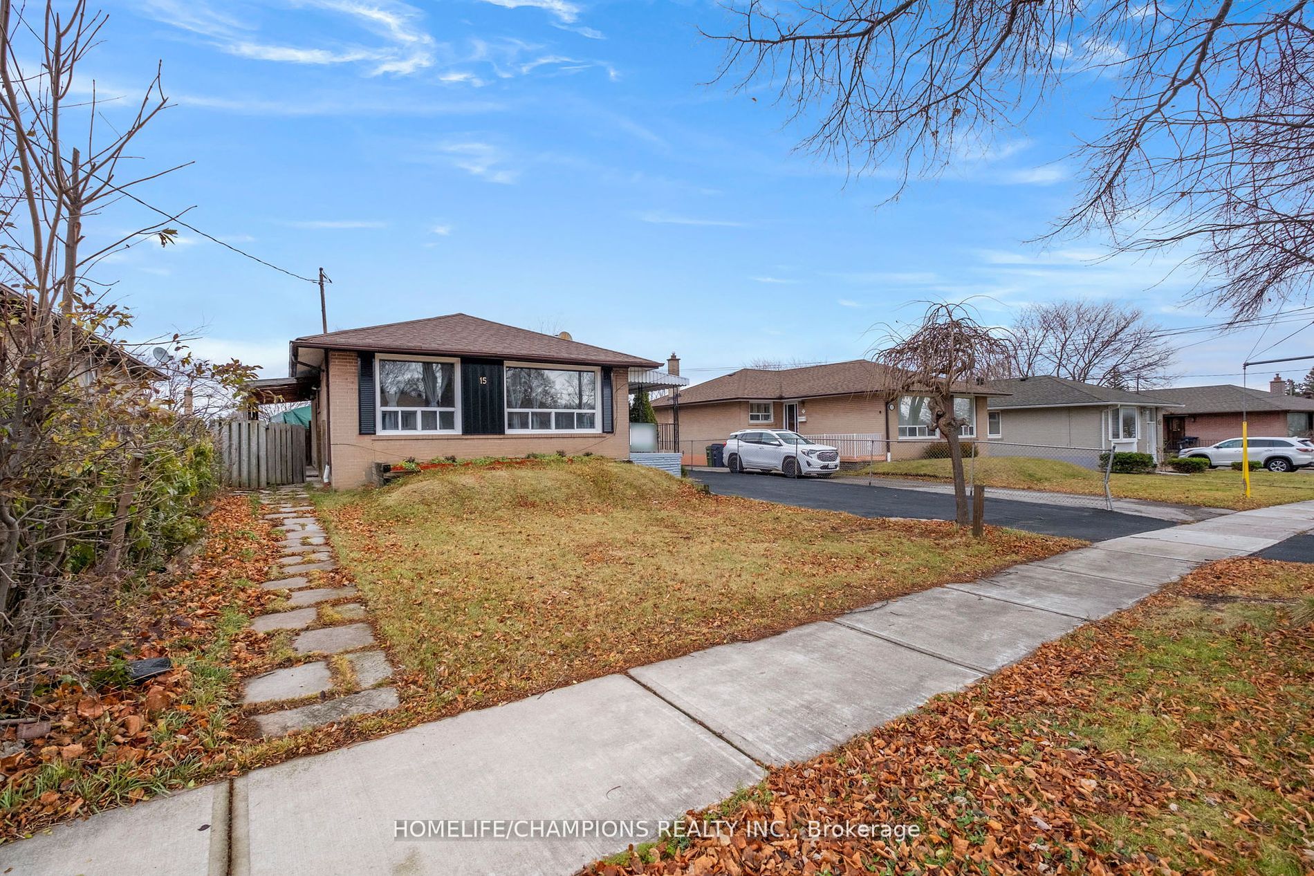 15 Stonehenge Cres Property Photo 3