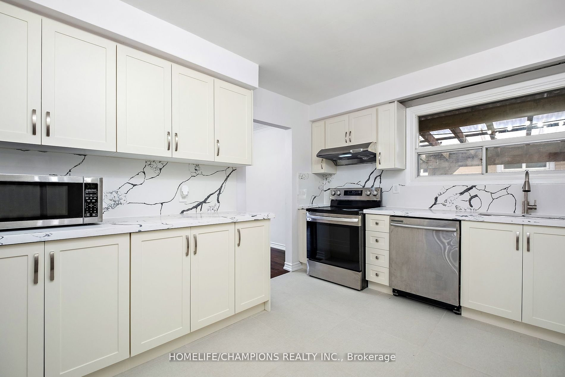 15 Stonehenge Cres Property Photo 14
