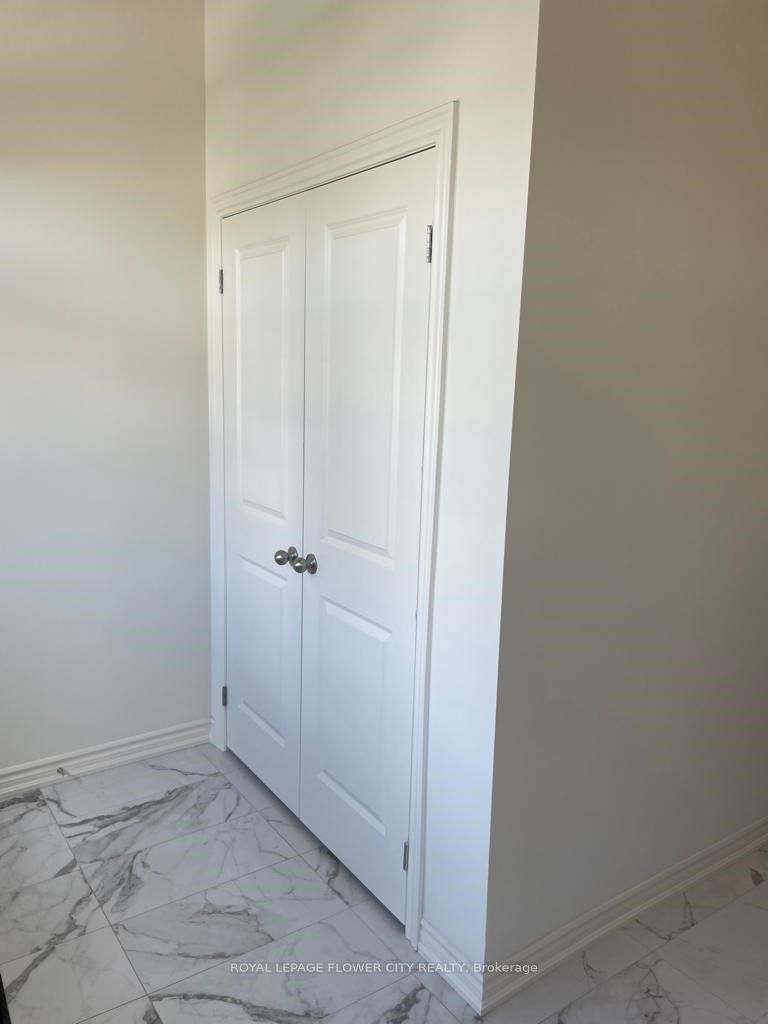 16 Sigford St Property Photo 3