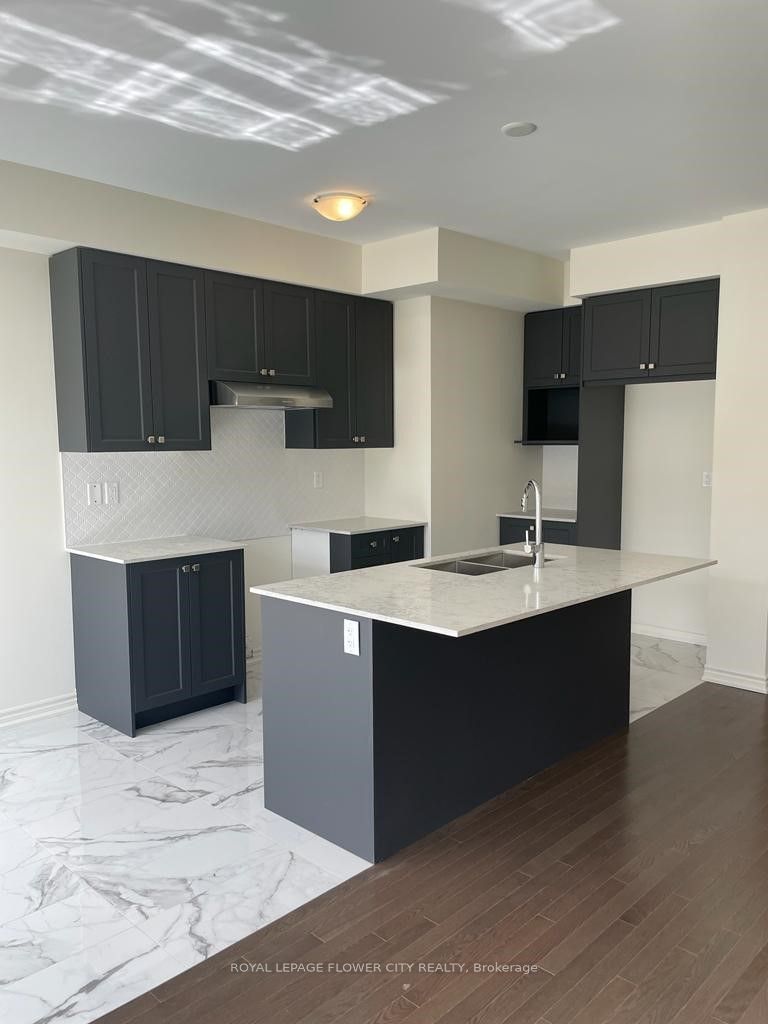 16 Sigford St Property Photo 5