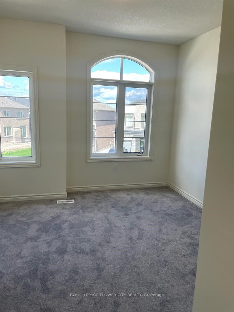 16 Sigford St Property Photo 10