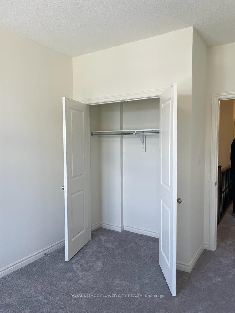 16 Sigford St Property Photo 11