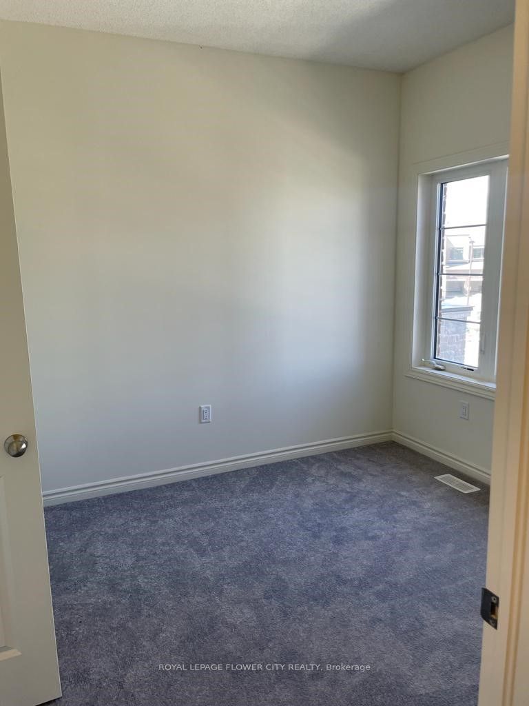 16 Sigford St Property Photo 12