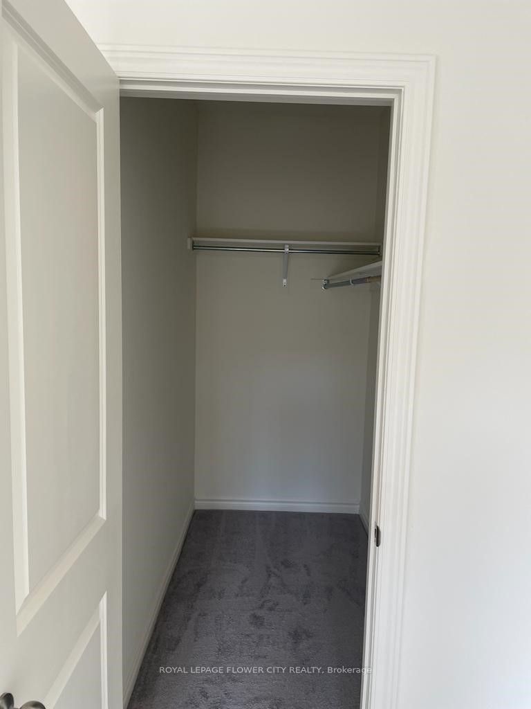 16 Sigford St Property Photo 13