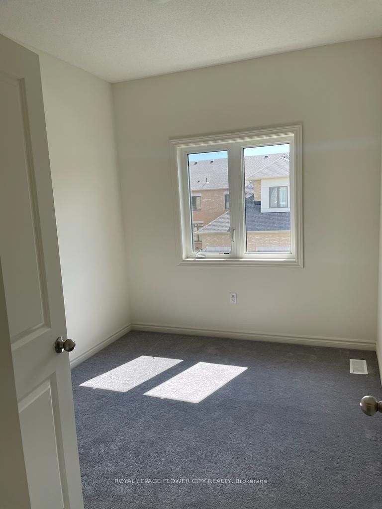 16 Sigford St Property Photo 15
