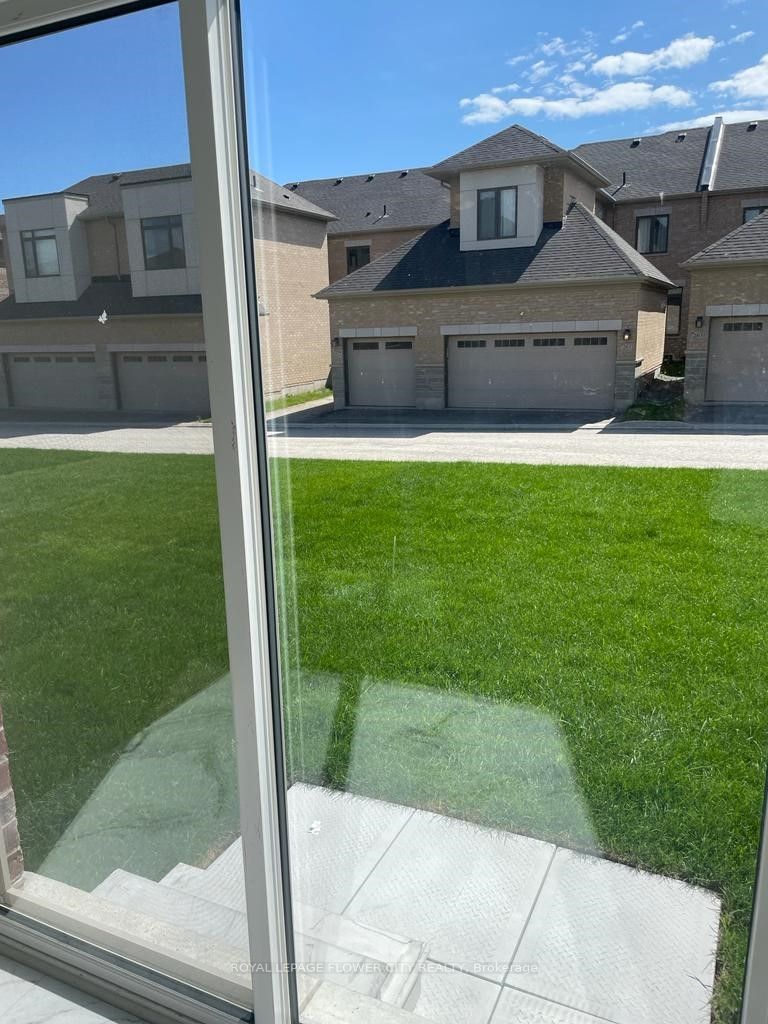 16 Sigford St Property Photo 19