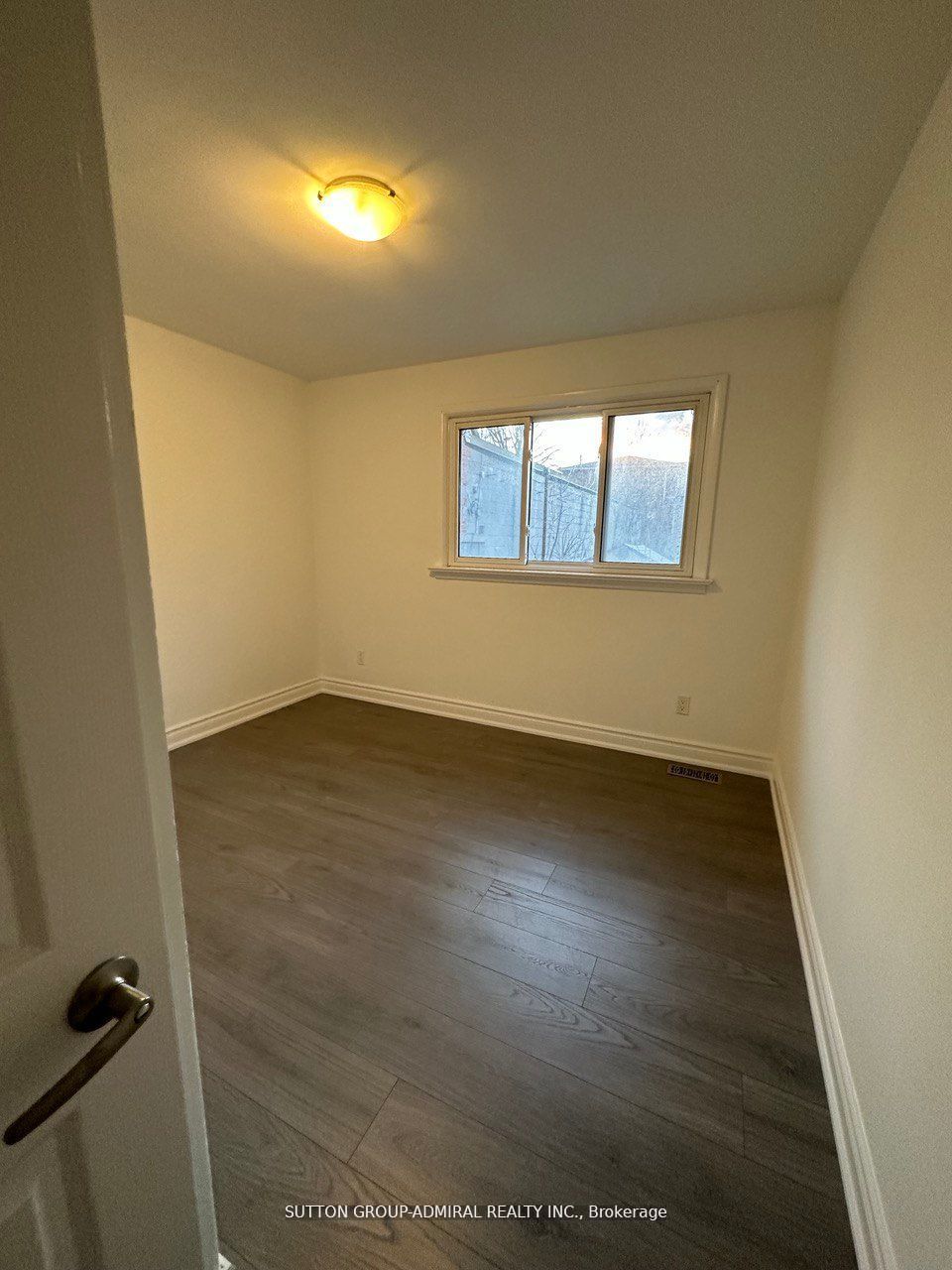 240 Markham Rd Property Photo 5