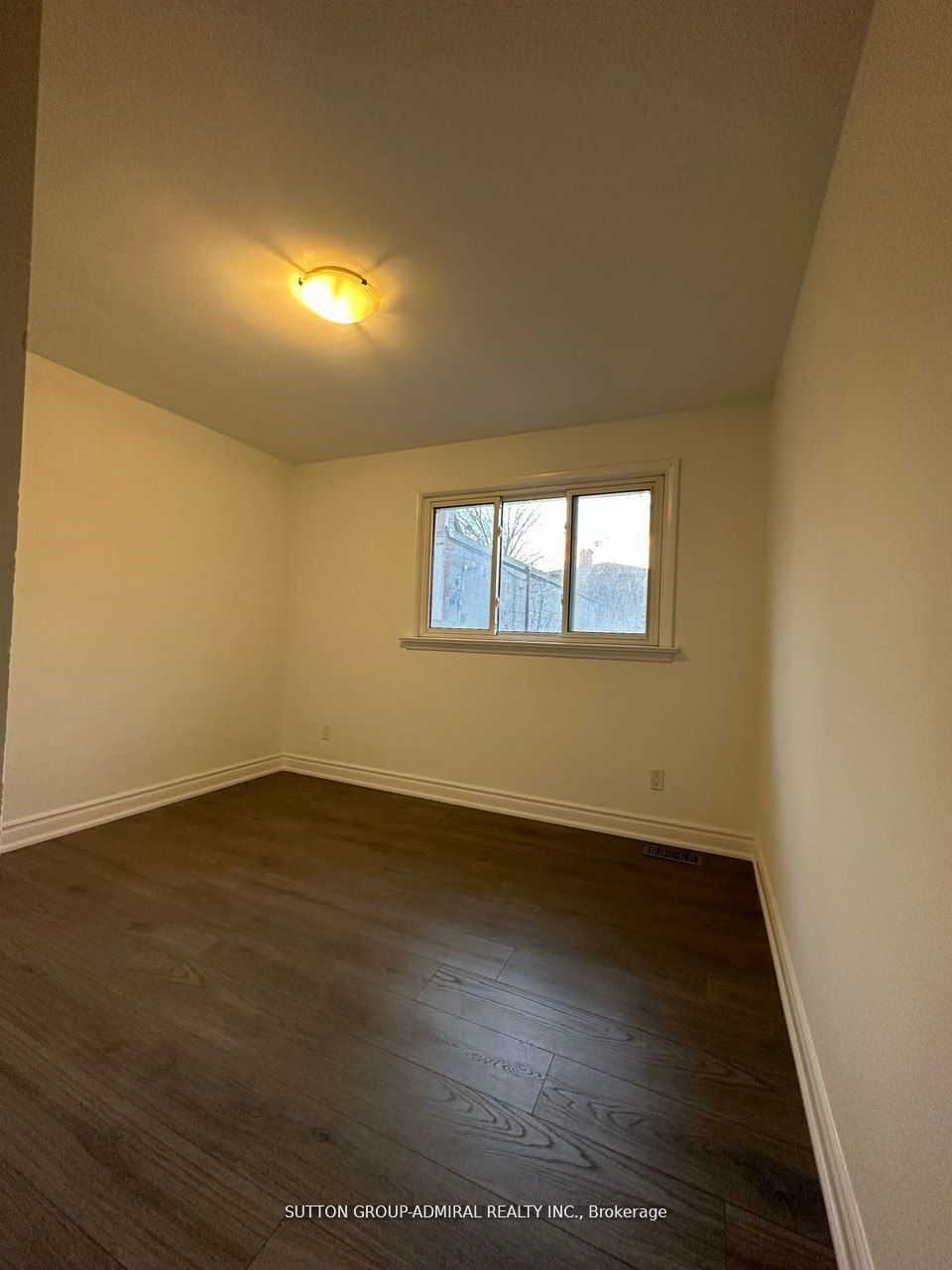 240 Markham Rd Property Photo 6