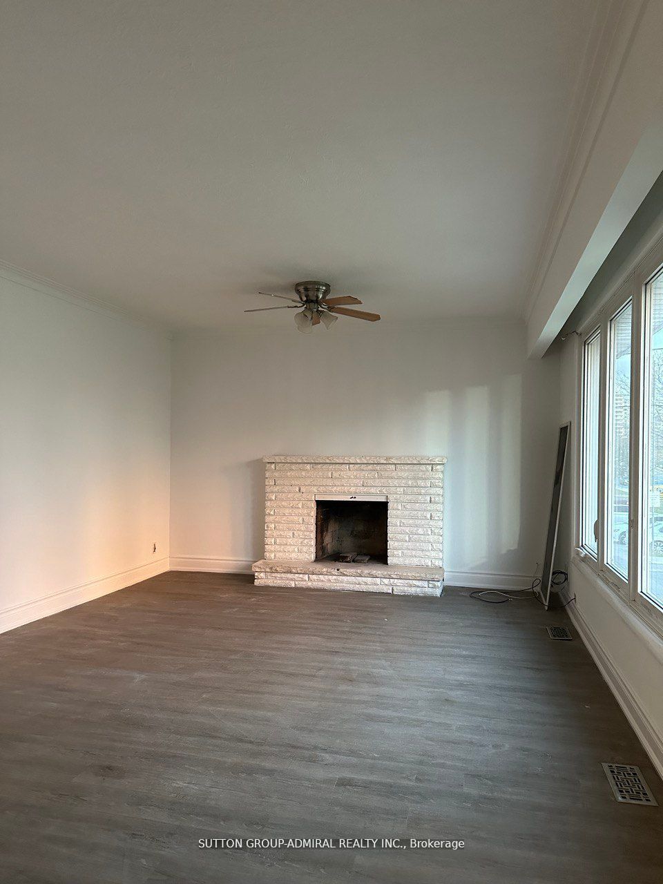 240 Markham Rd Property Photo 8