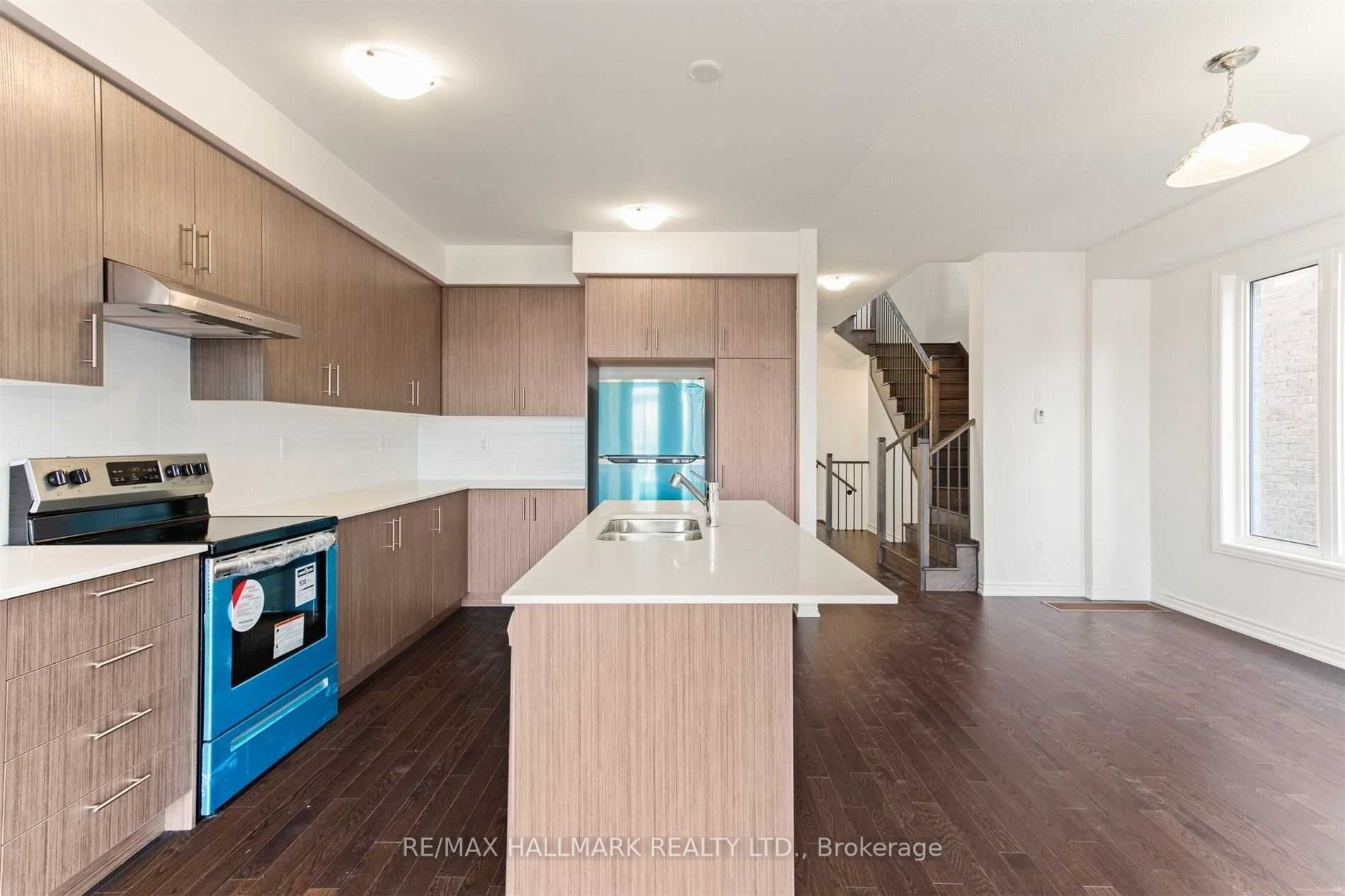 103 Laing Dr Property Photo 2