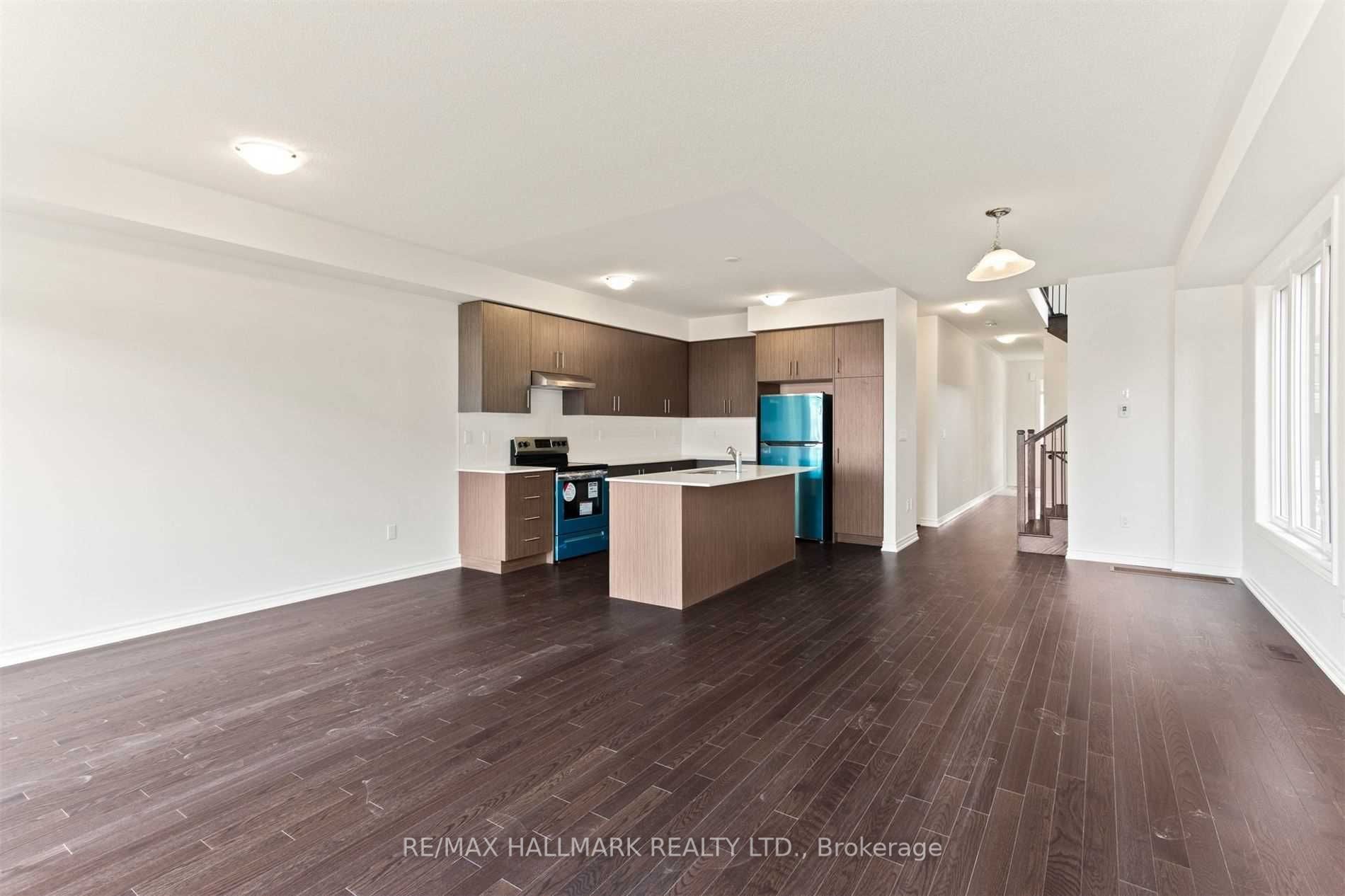 103 Laing Dr Property Photo 3