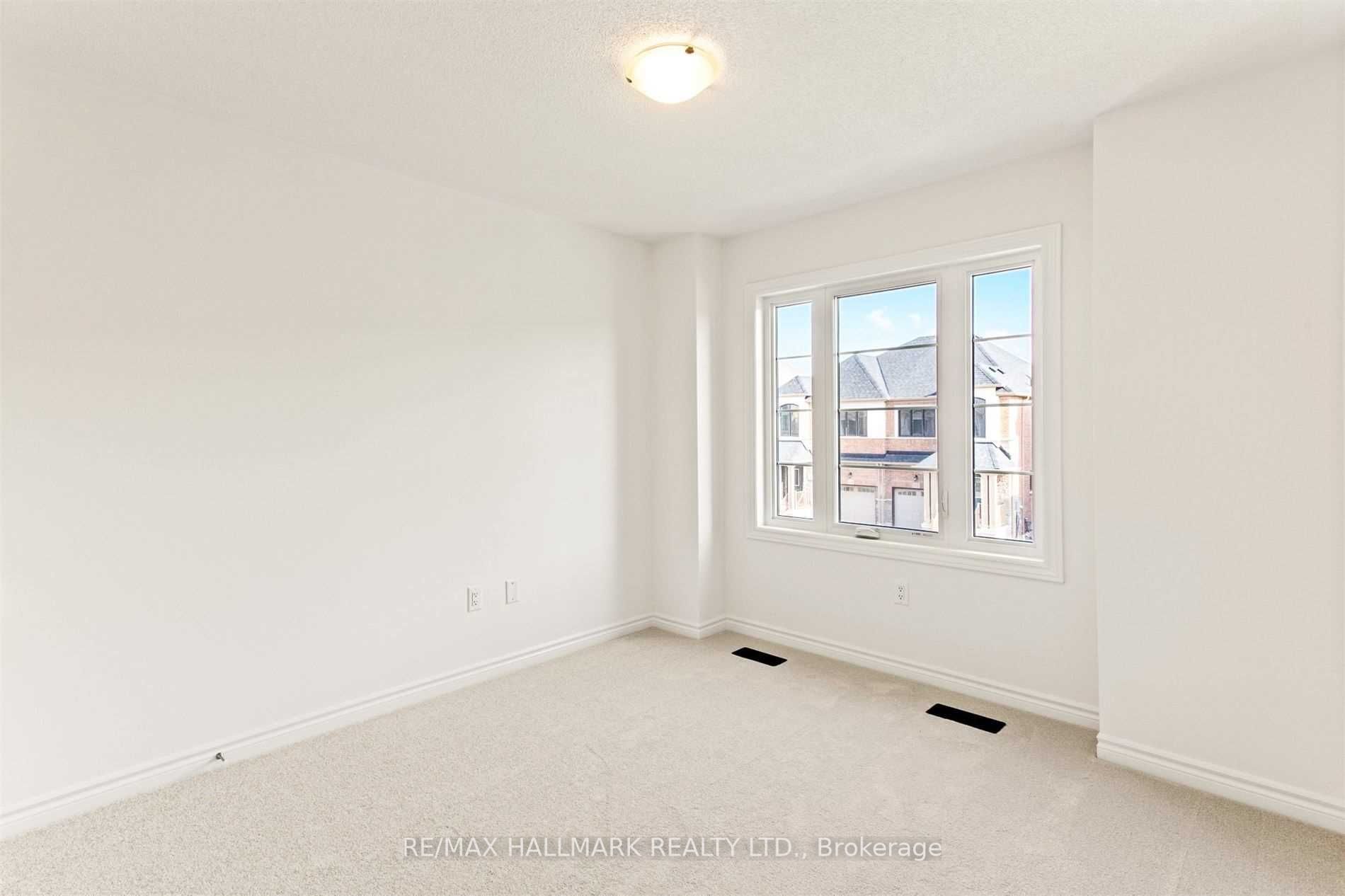 103 Laing Dr Property Photo 7