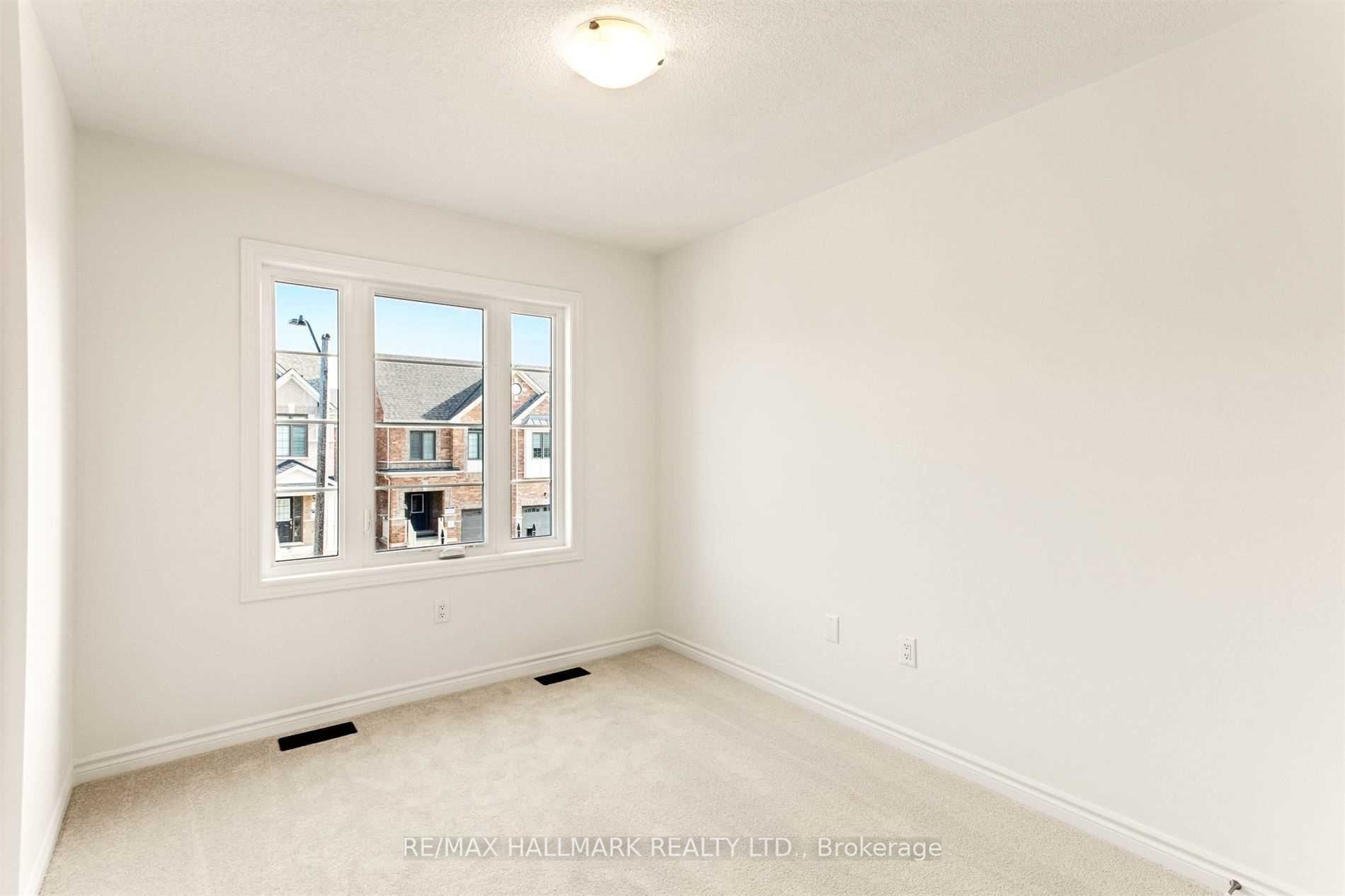 103 Laing Dr Property Photo 10