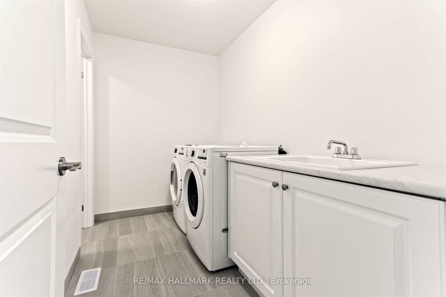 103 Laing Dr Property Photo 12