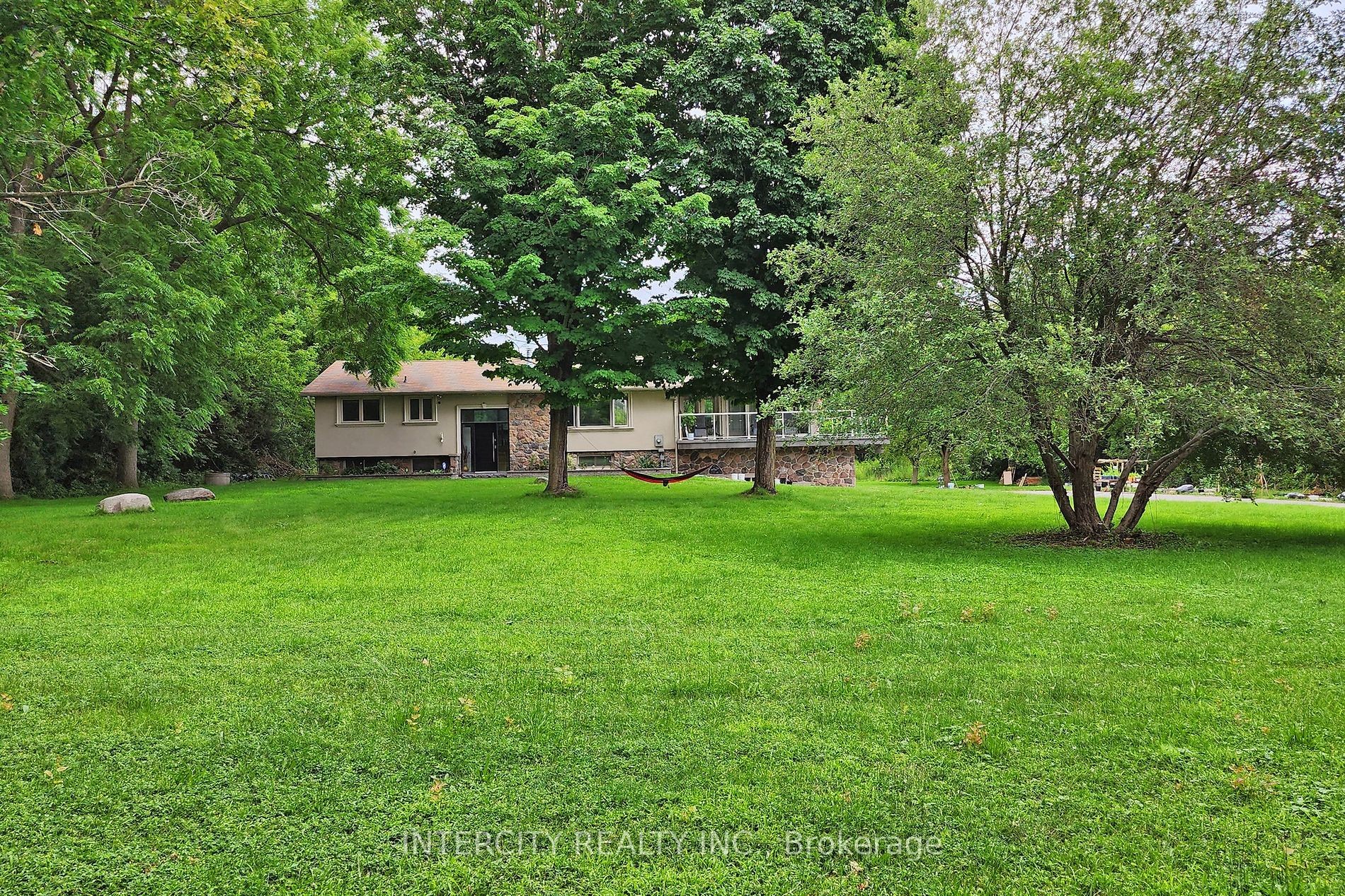 3505 Cochrane St Property Photo 2