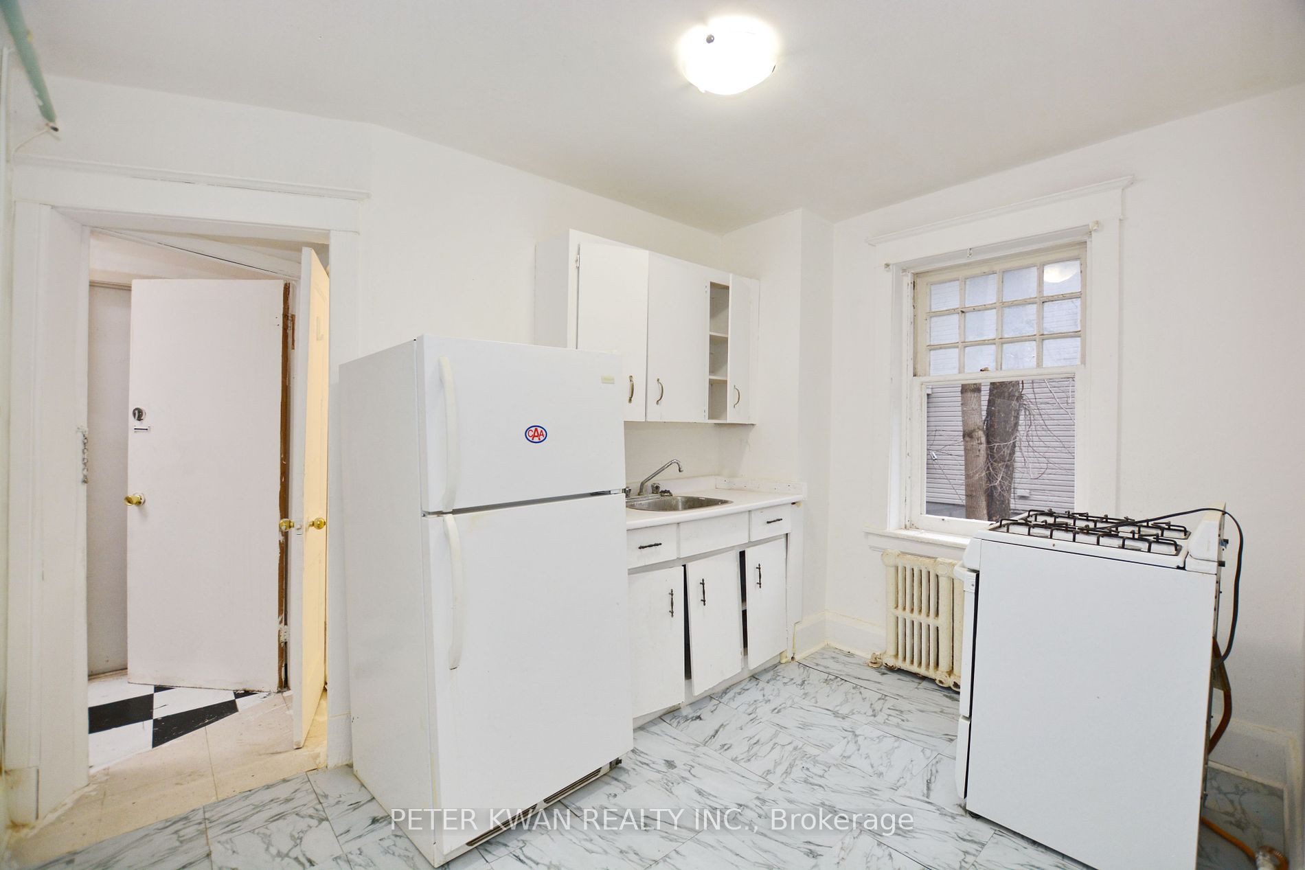 279 Woodfield Rd Property Photo 2