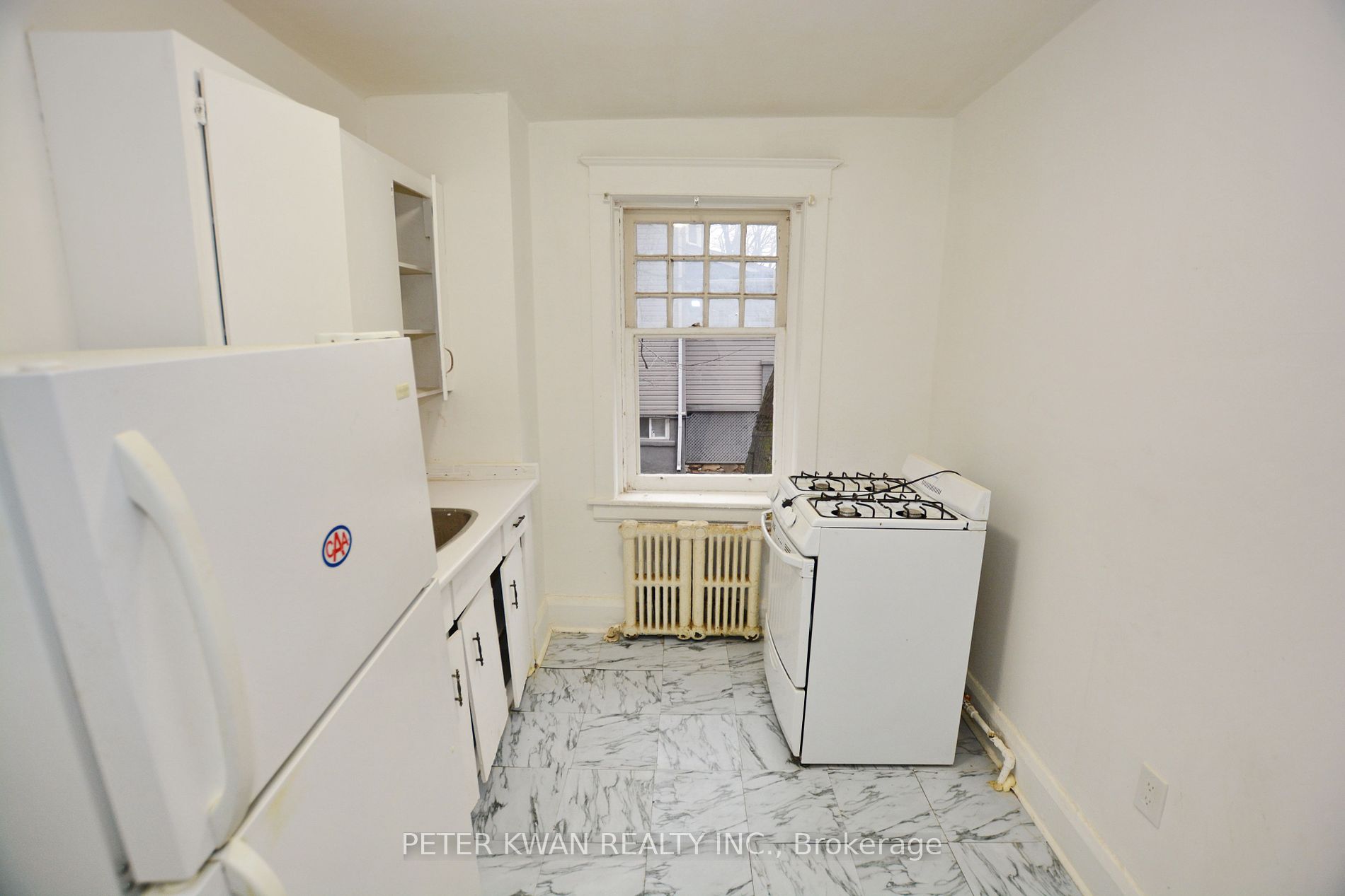 279 Woodfield Rd Property Photo 3