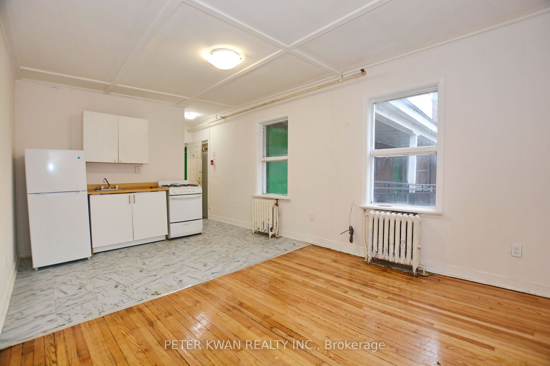 279 Woodfield Rd Property Photo 2