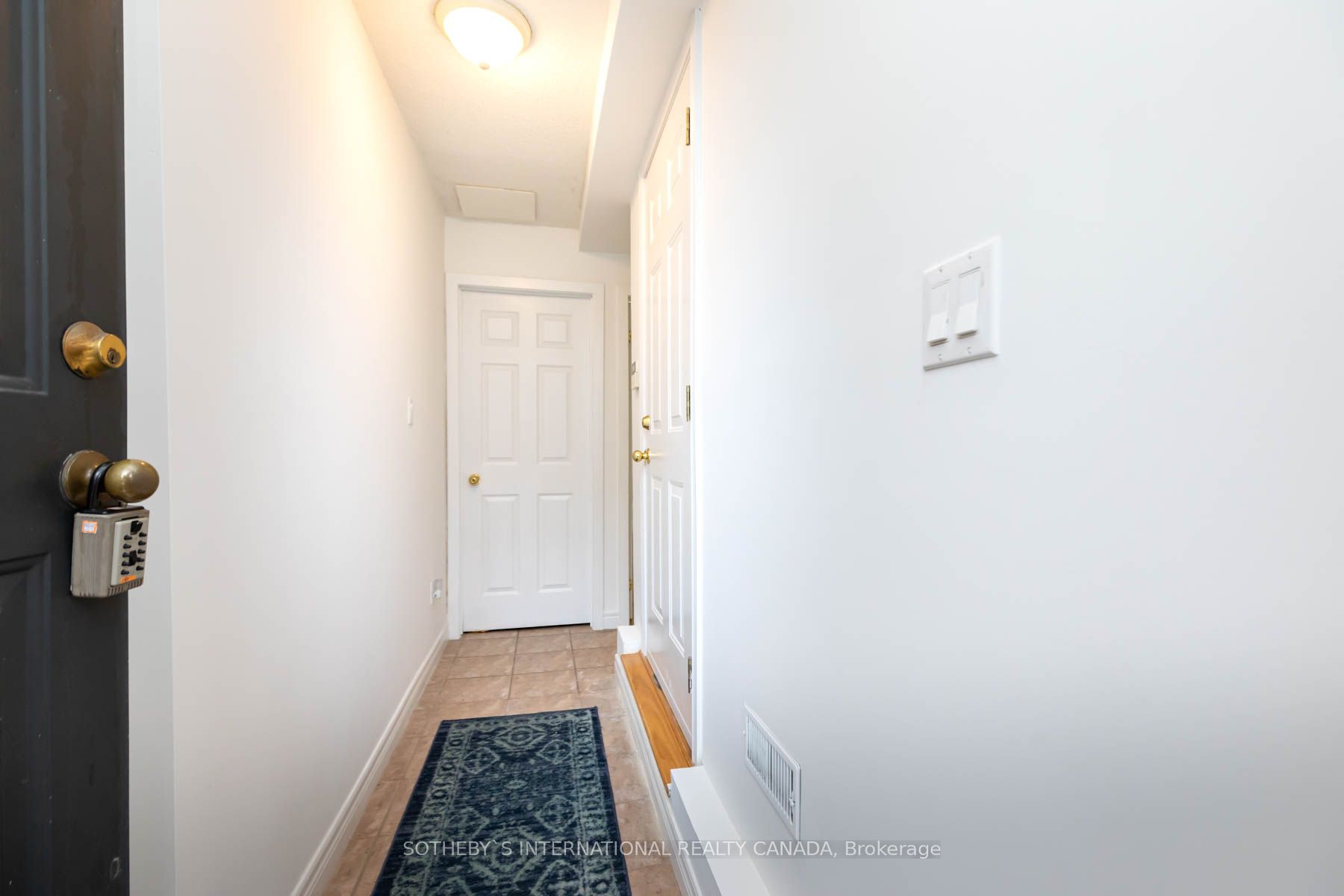 16 Natalie Pl Property Photo 17
