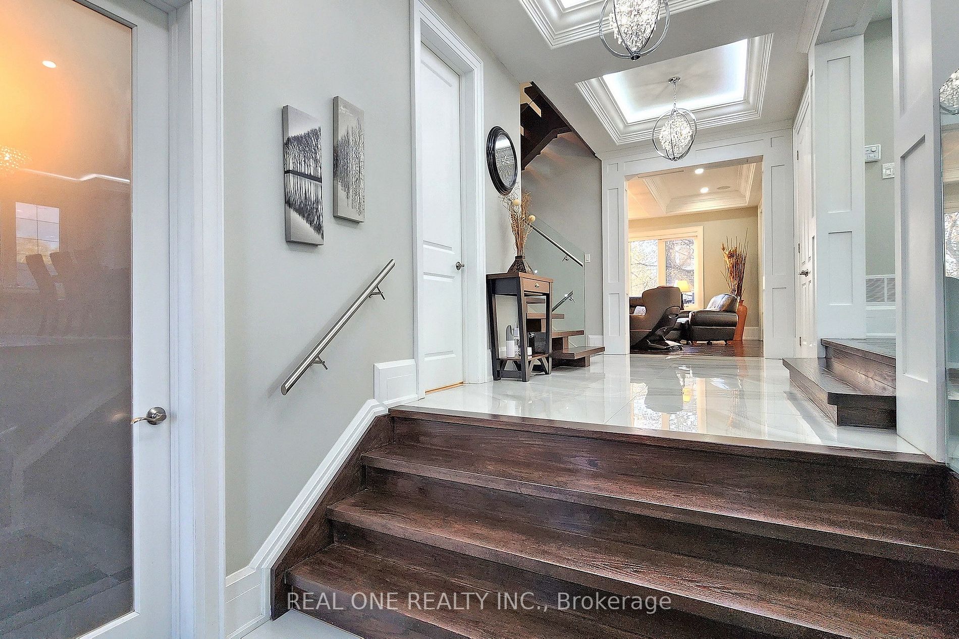 646 Annland St Property Photo 4