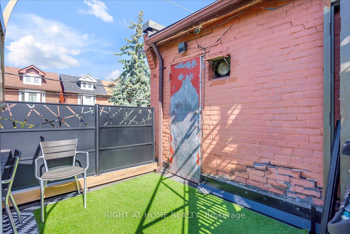 110 Donlands Ave S Property Photo 22