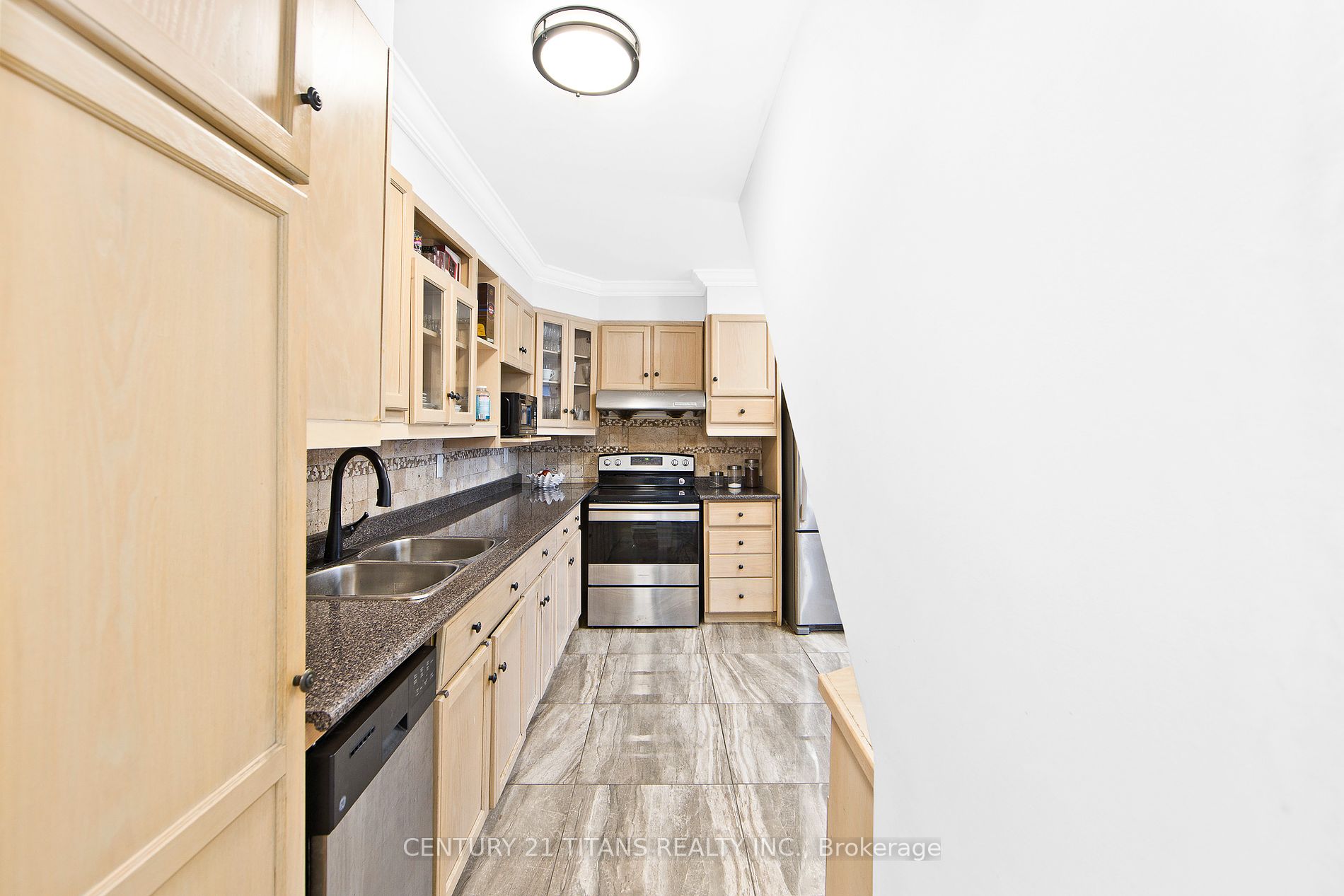 100 Mornelle Crt 2102 Property Photo 6