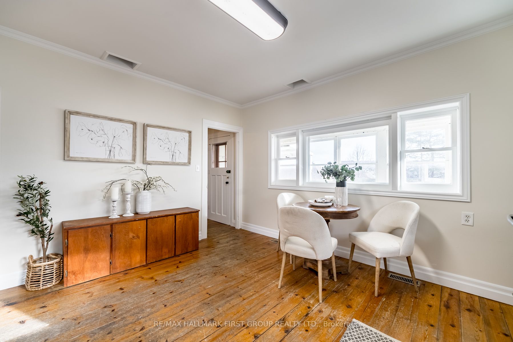 15632 Simcoe St Property Photo 13