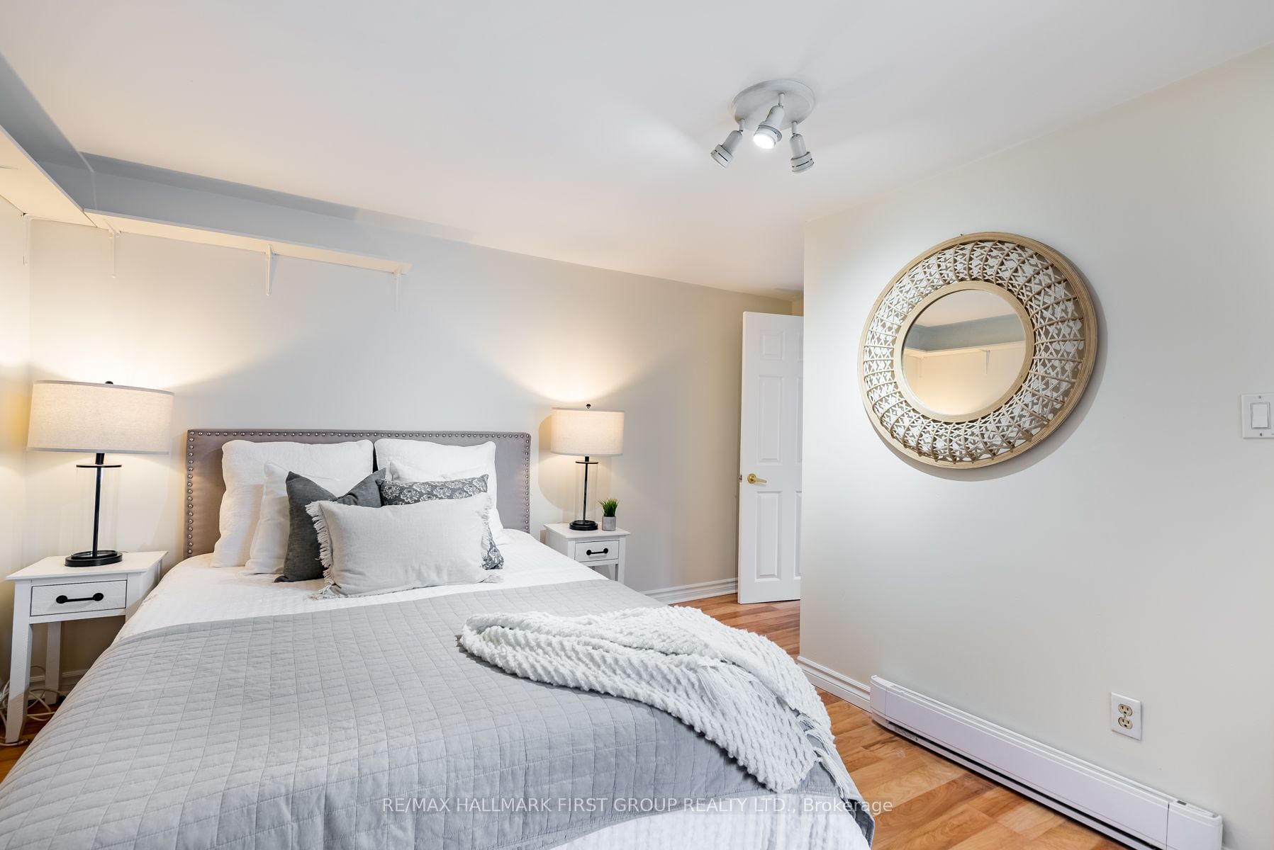 15632 Simcoe St Property Photo 17