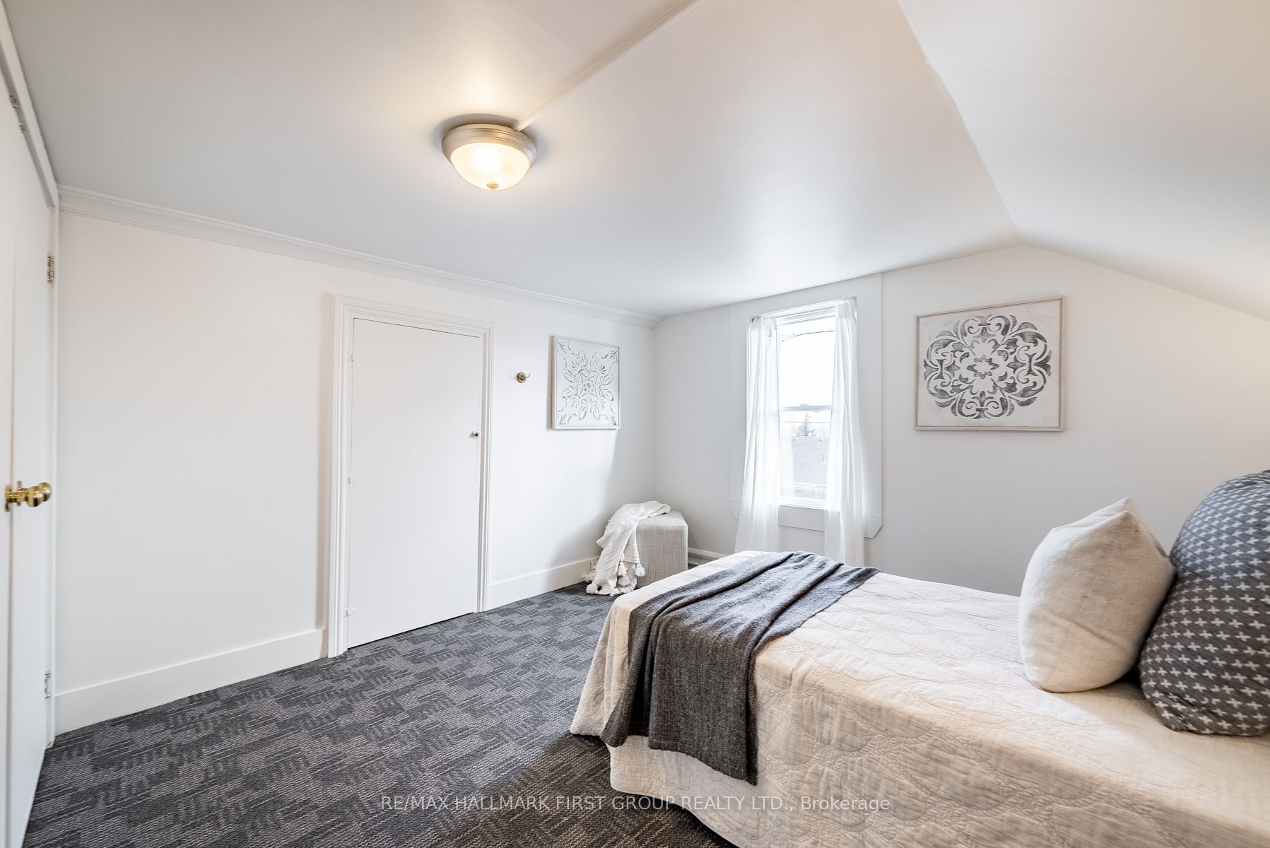15632 Simcoe St Property Photo 20