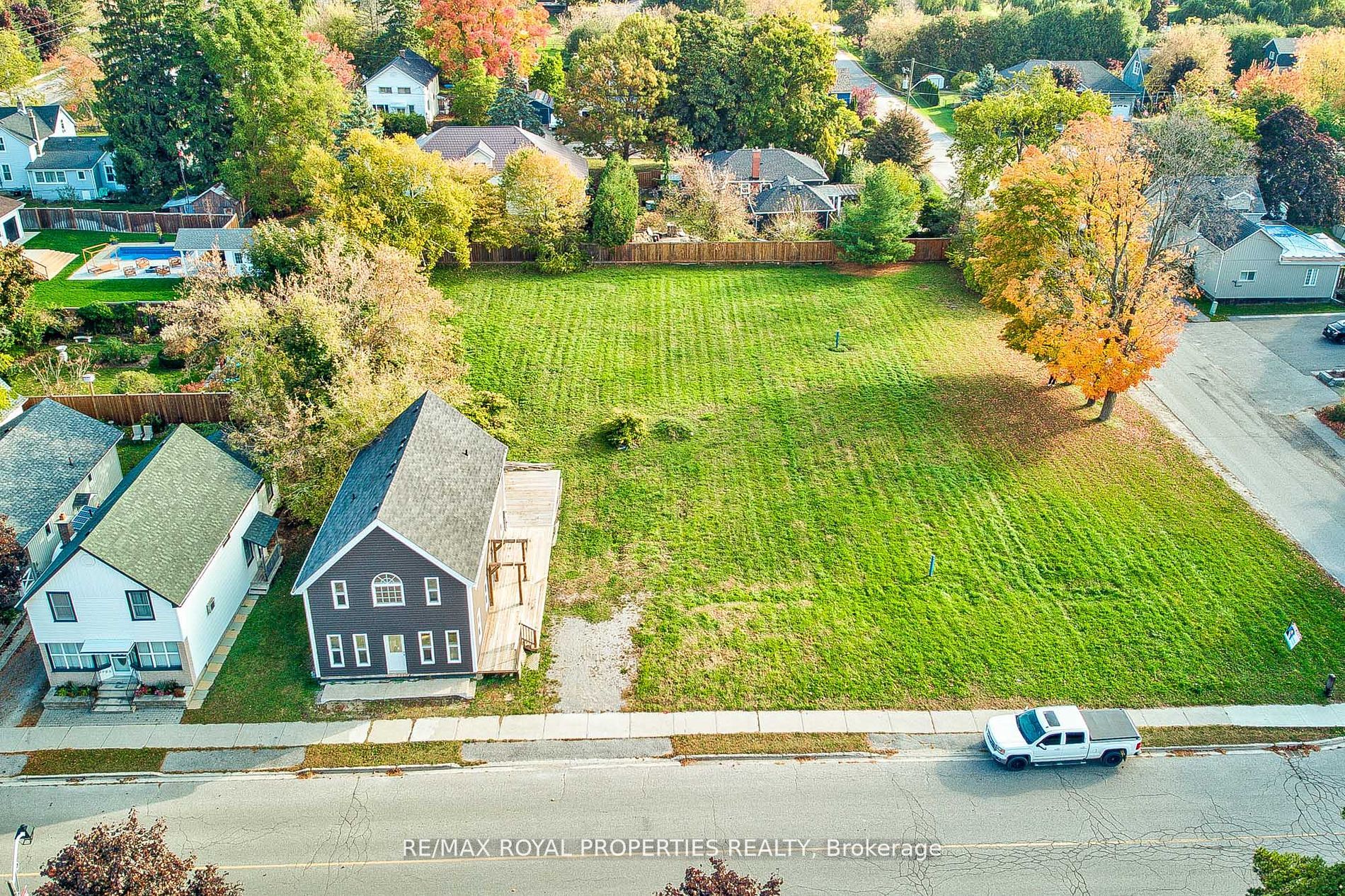 4973 Old Brock Rd Property Photo 2