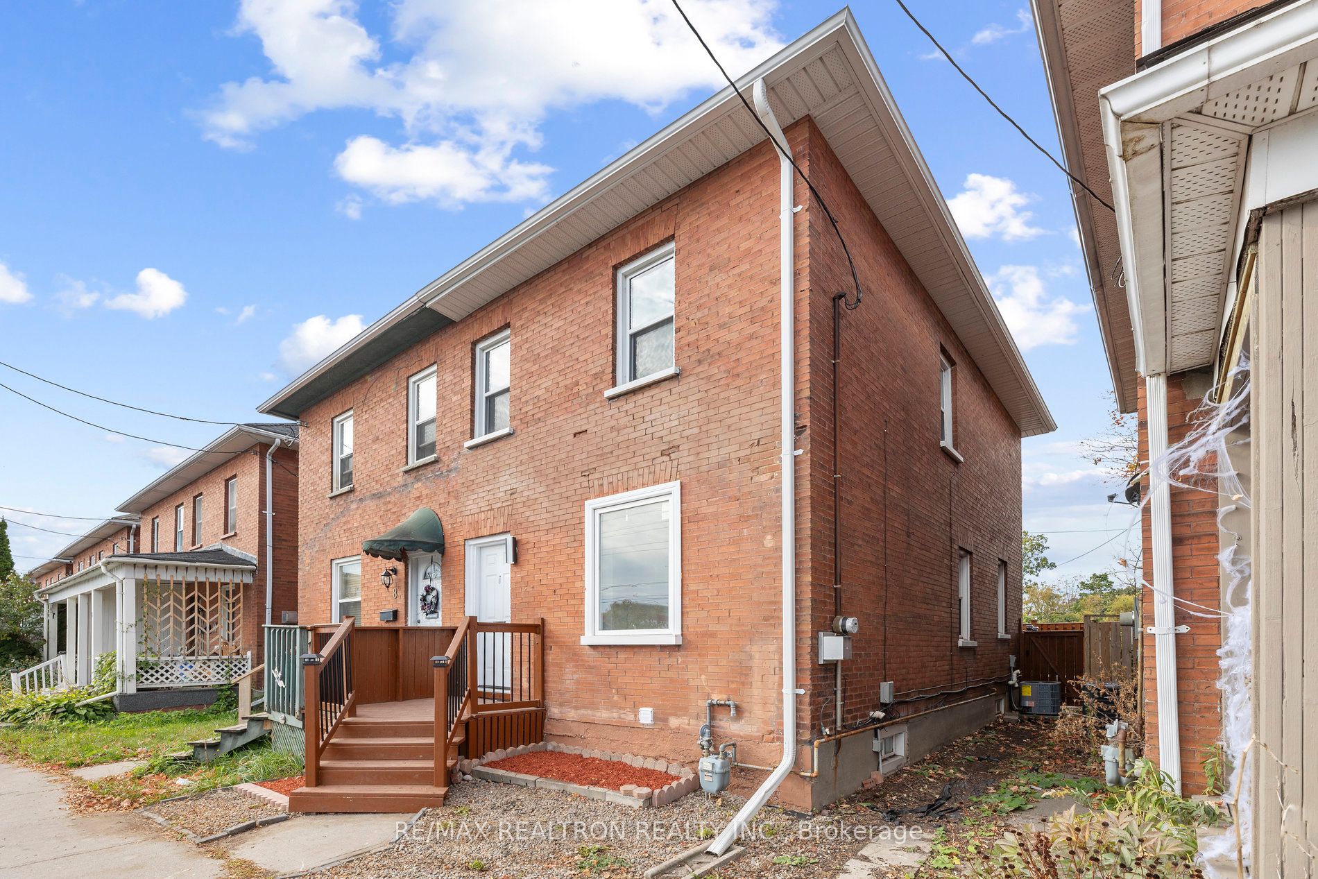 6 Liberty St S Property Photo 2