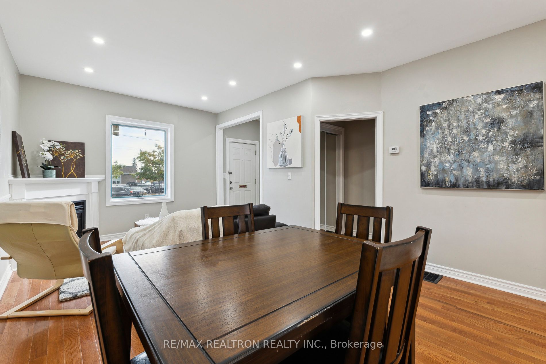 6 Liberty St S Property Photo 6