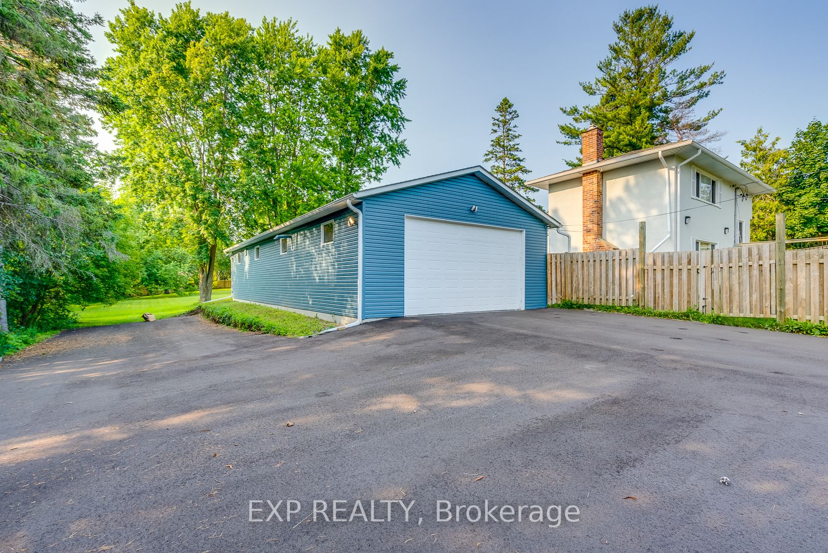 270 Conlin Rd E Property Photo 11