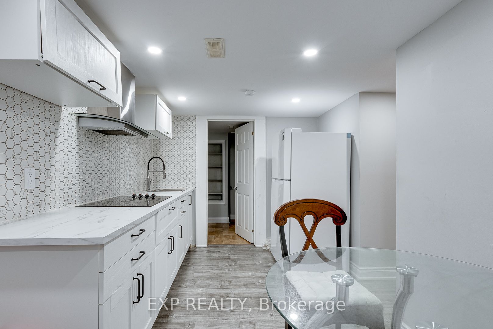270 Conlin Rd E Property Photo 12