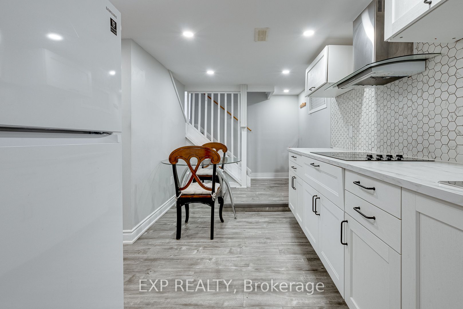 270 Conlin Rd E Property Photo 14