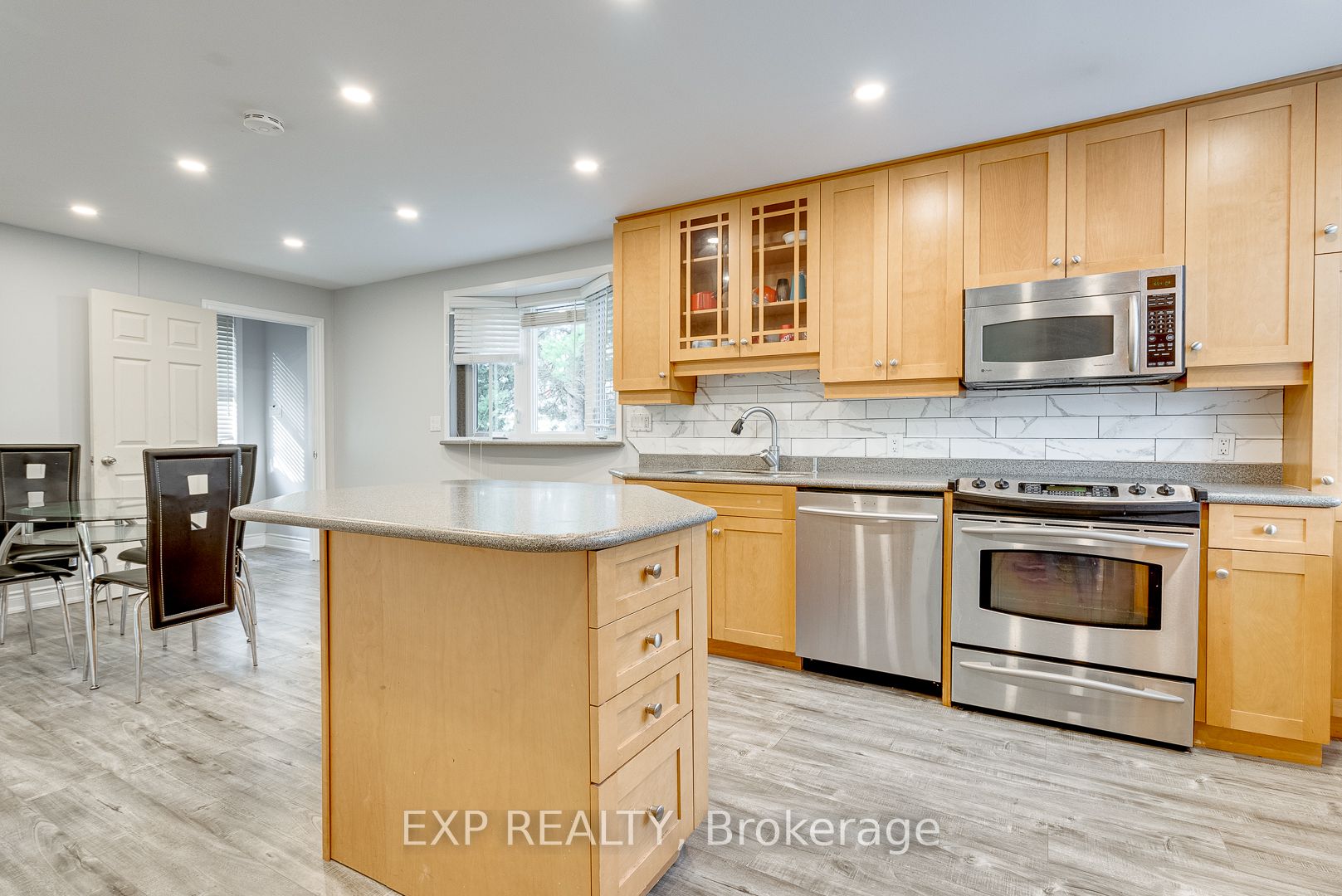 270 Conlin Rd E Property Photo 18